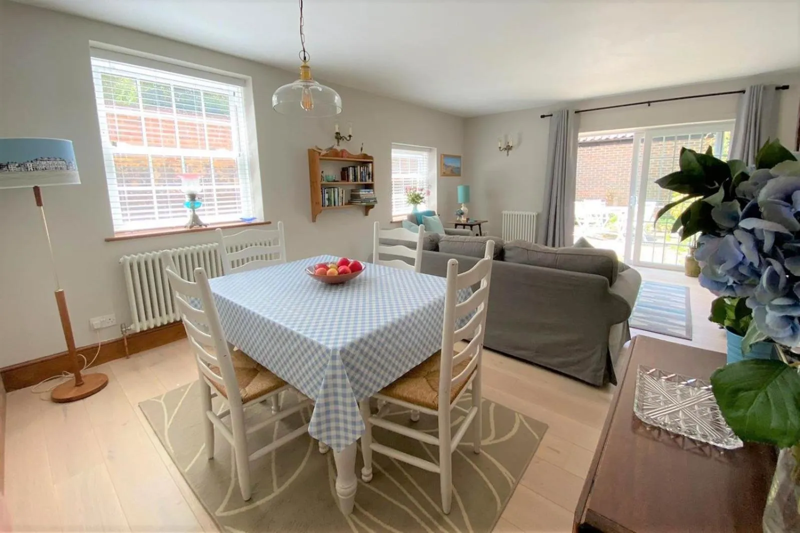Dining area in Delf Stream, close to town with lovely sunny terrace