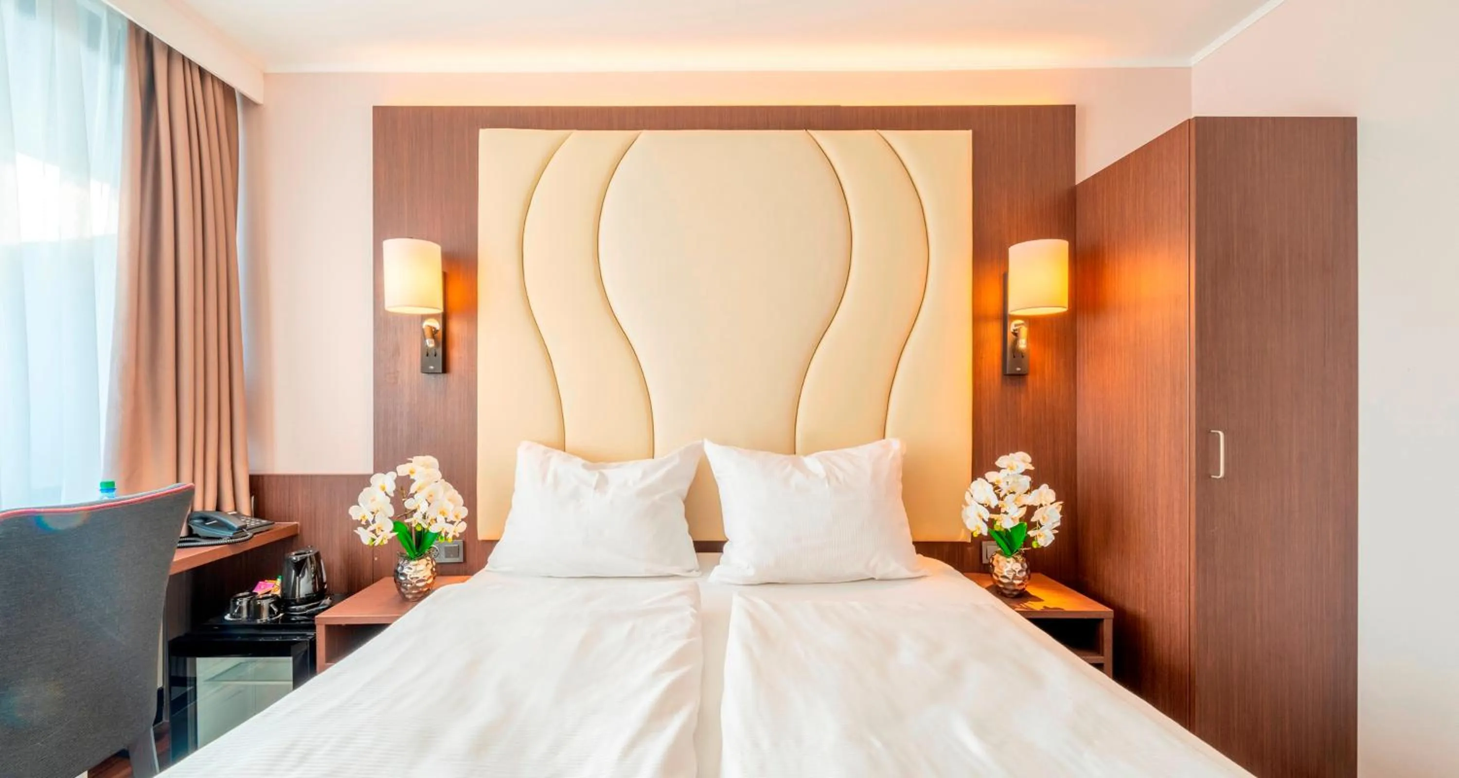 Photo of the whole room, Bed in PLAZA Hotel Föhr am Bodensee