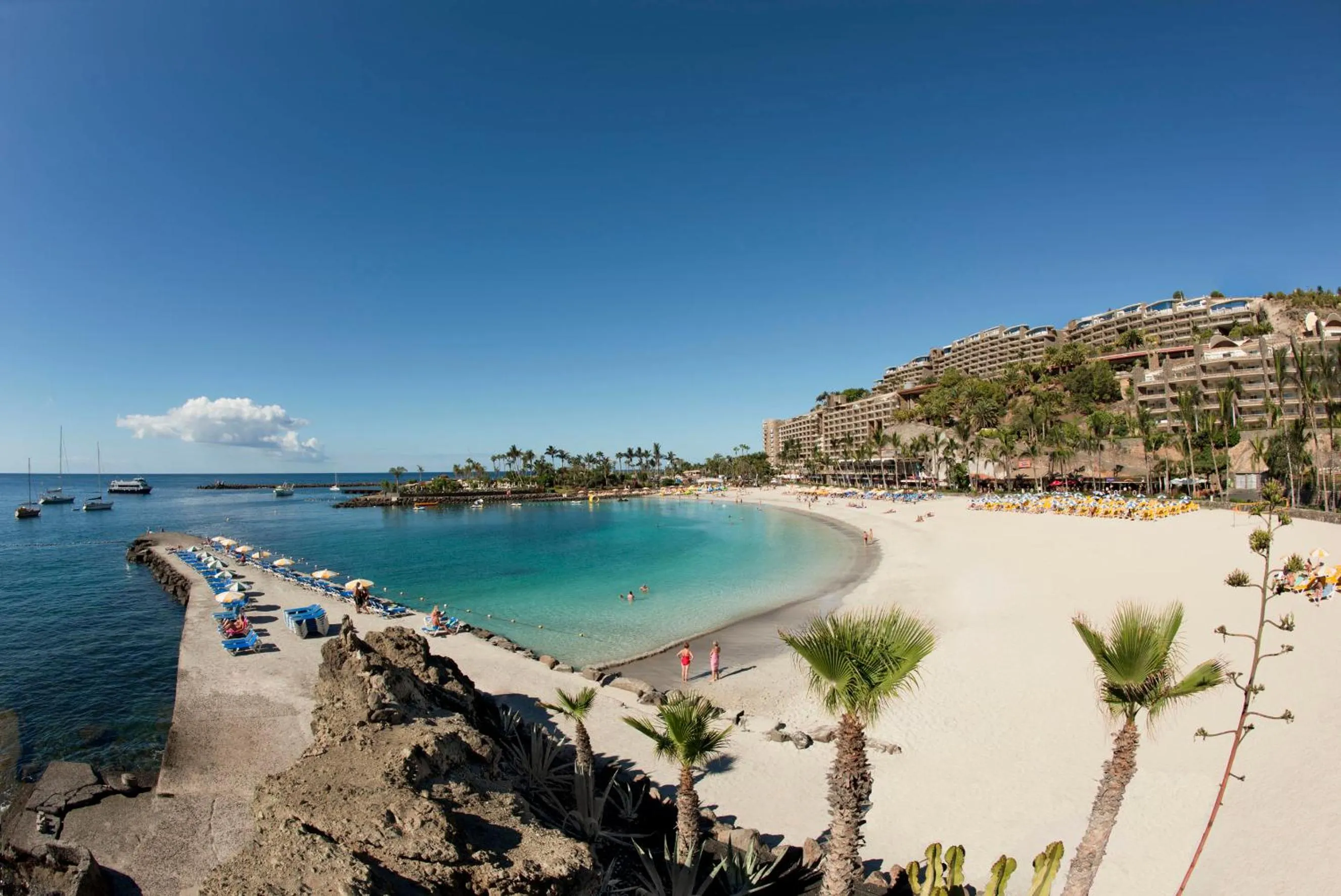 Beach in Anfi del Mar 1