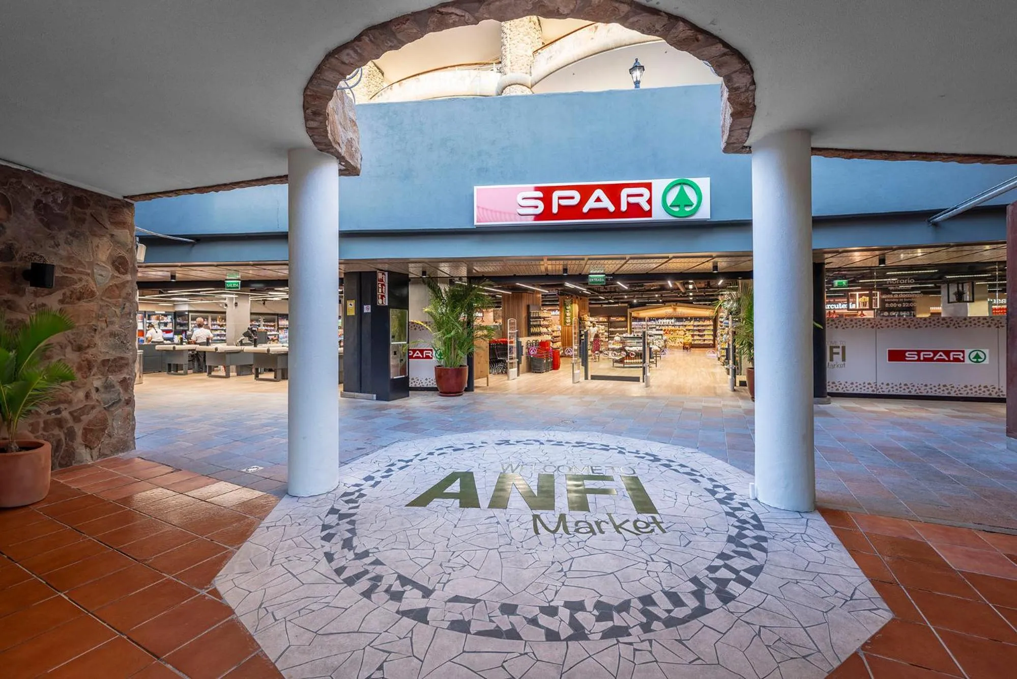 Supermarket/grocery shop in Anfi del Mar 1