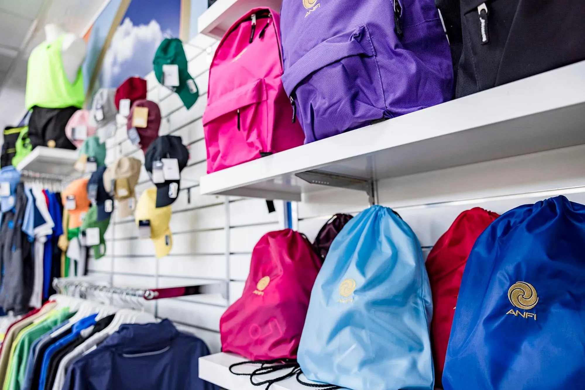 On-site shops in Anfi del Mar 1