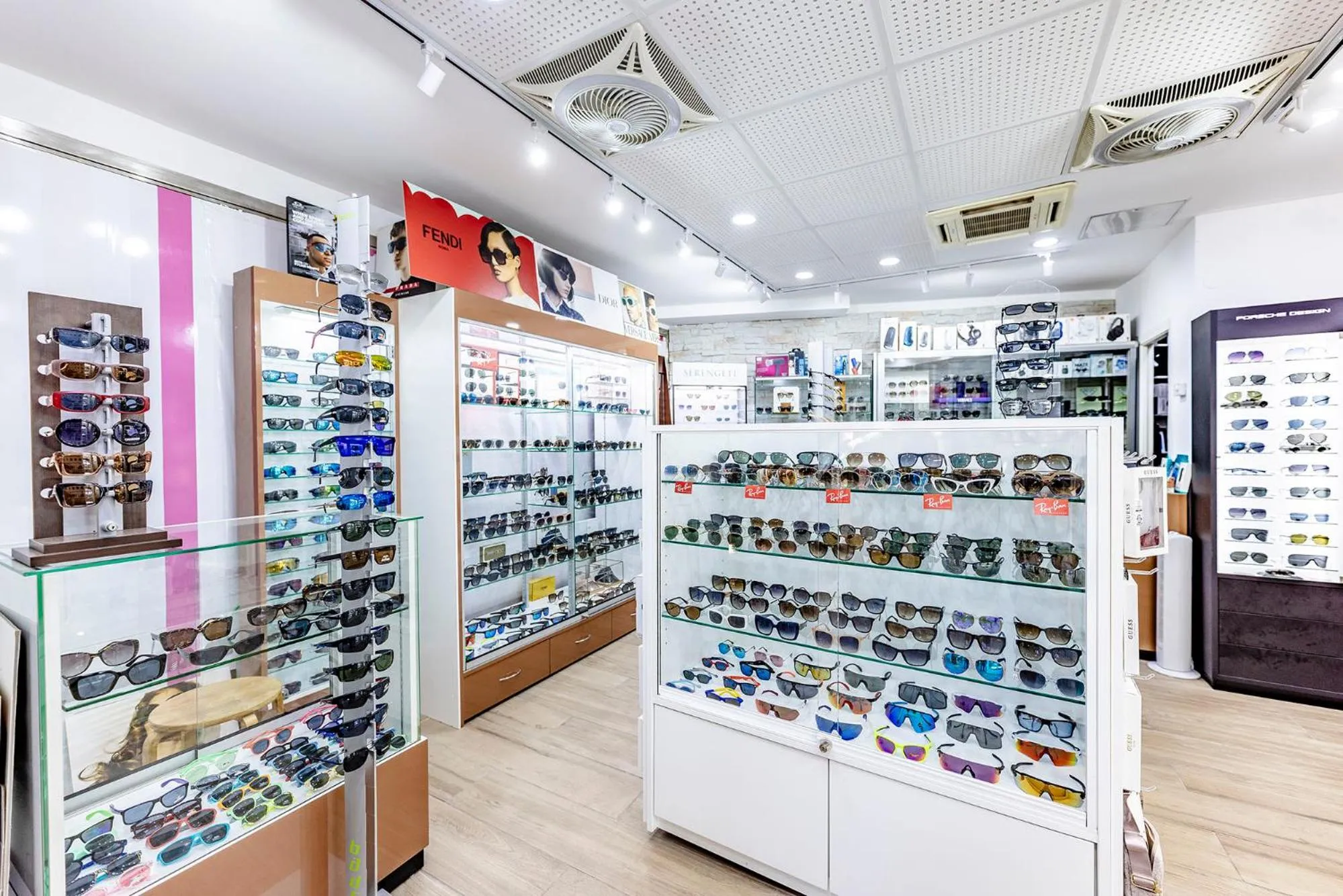 On-site shops in Anfi del Mar 2