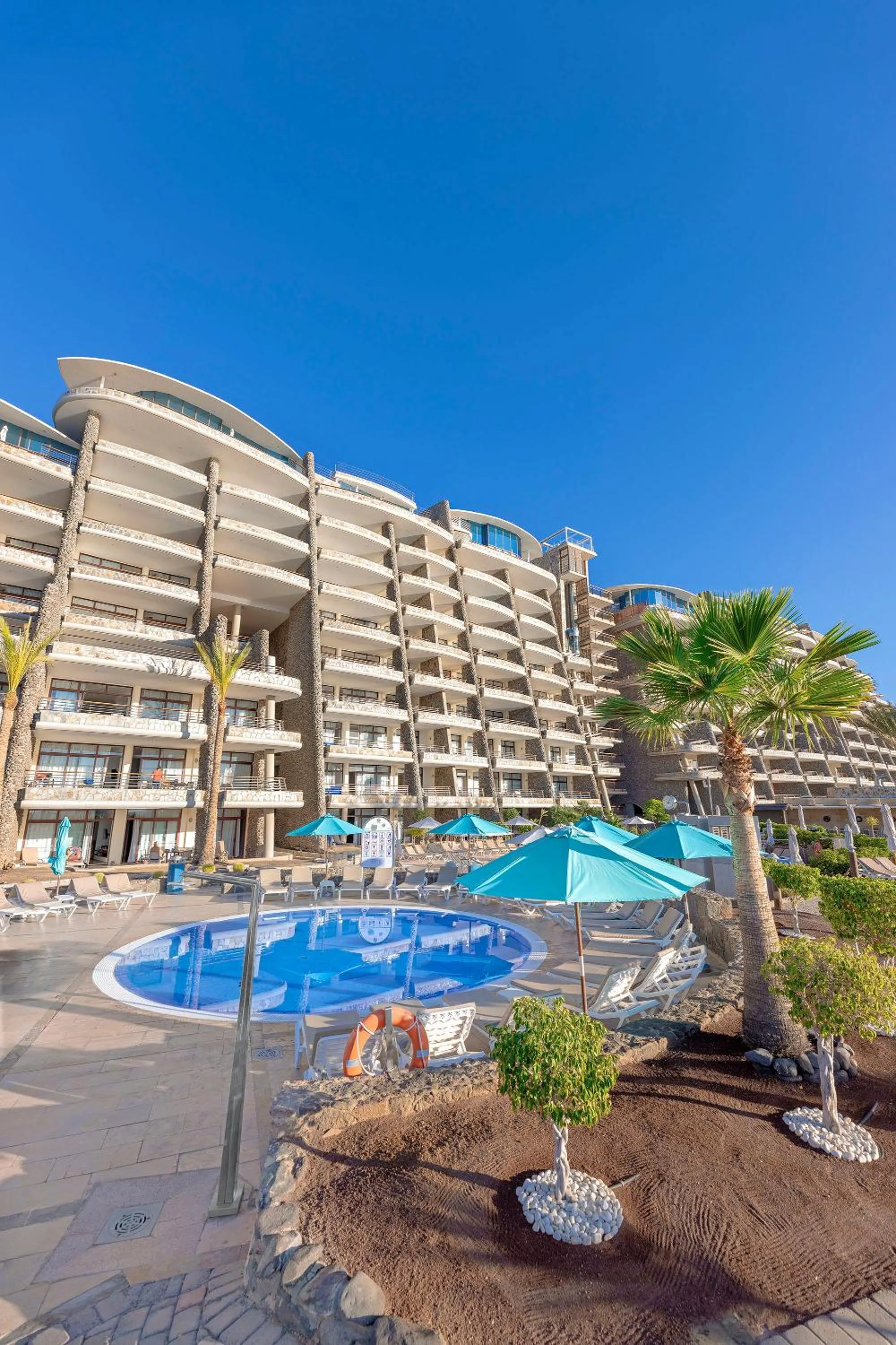 Swimming pool in Anfi del Mar 2