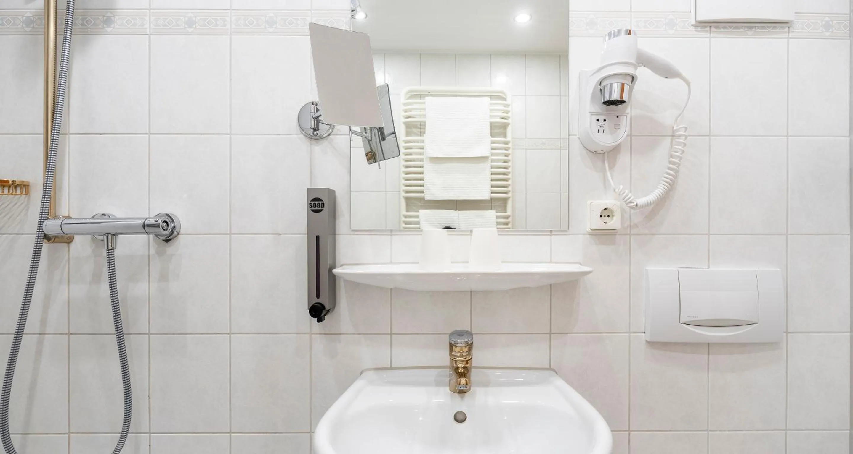 Bathroom in PLAZA Hotel Buchhorner Hof