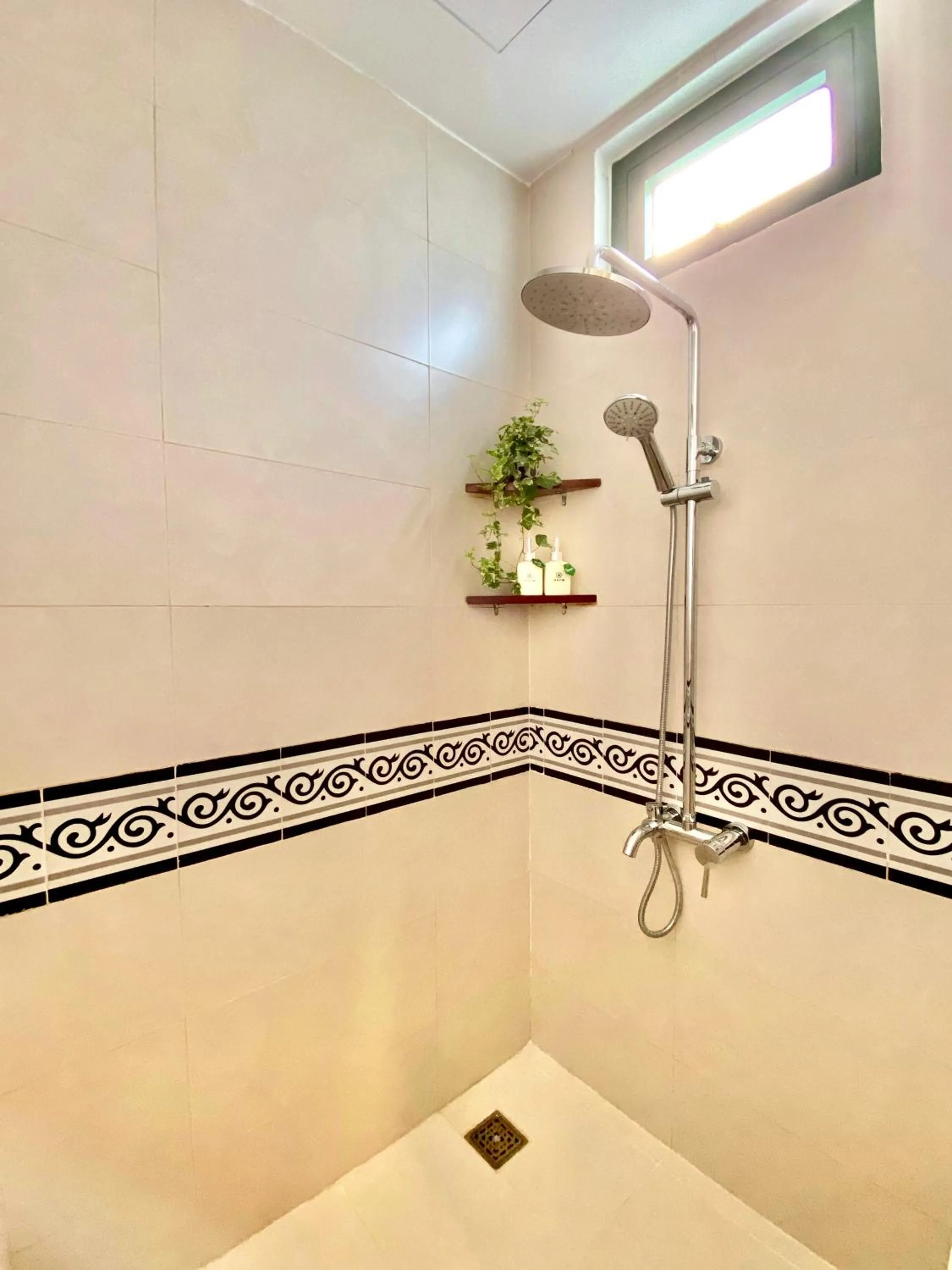 Shower in Okra Hoian