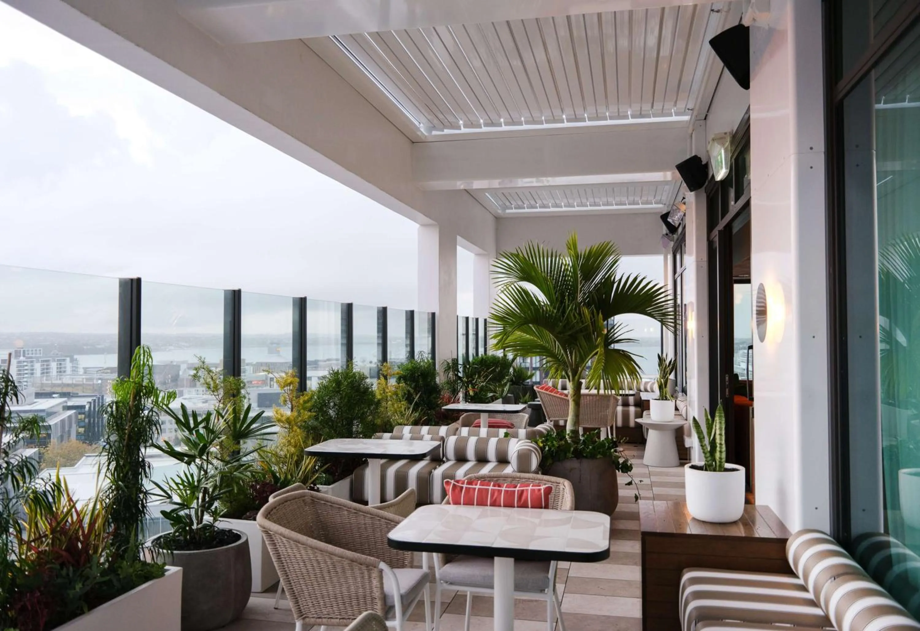 Lounge or bar in Sudima Auckland City