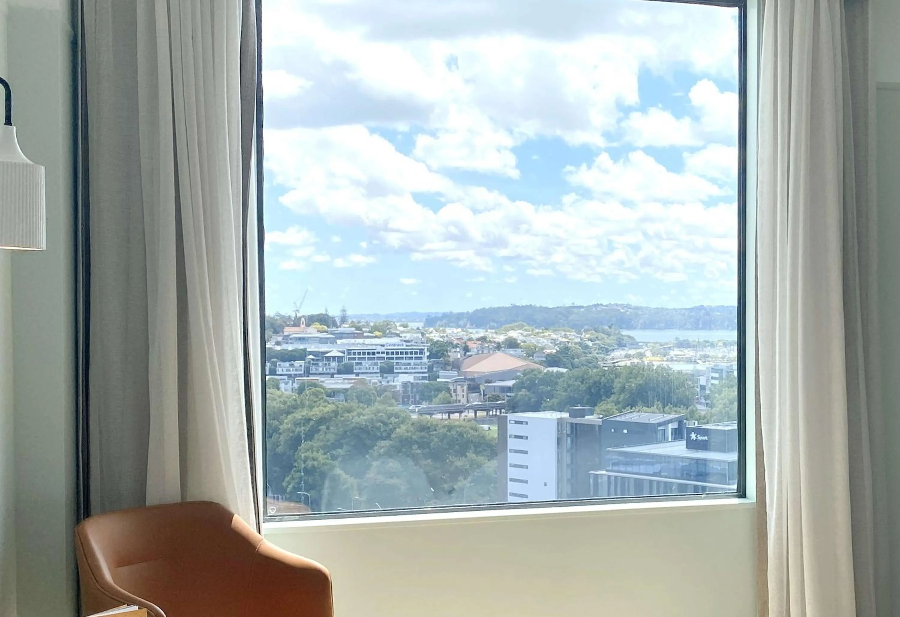 Bedroom in Sudima Auckland City
