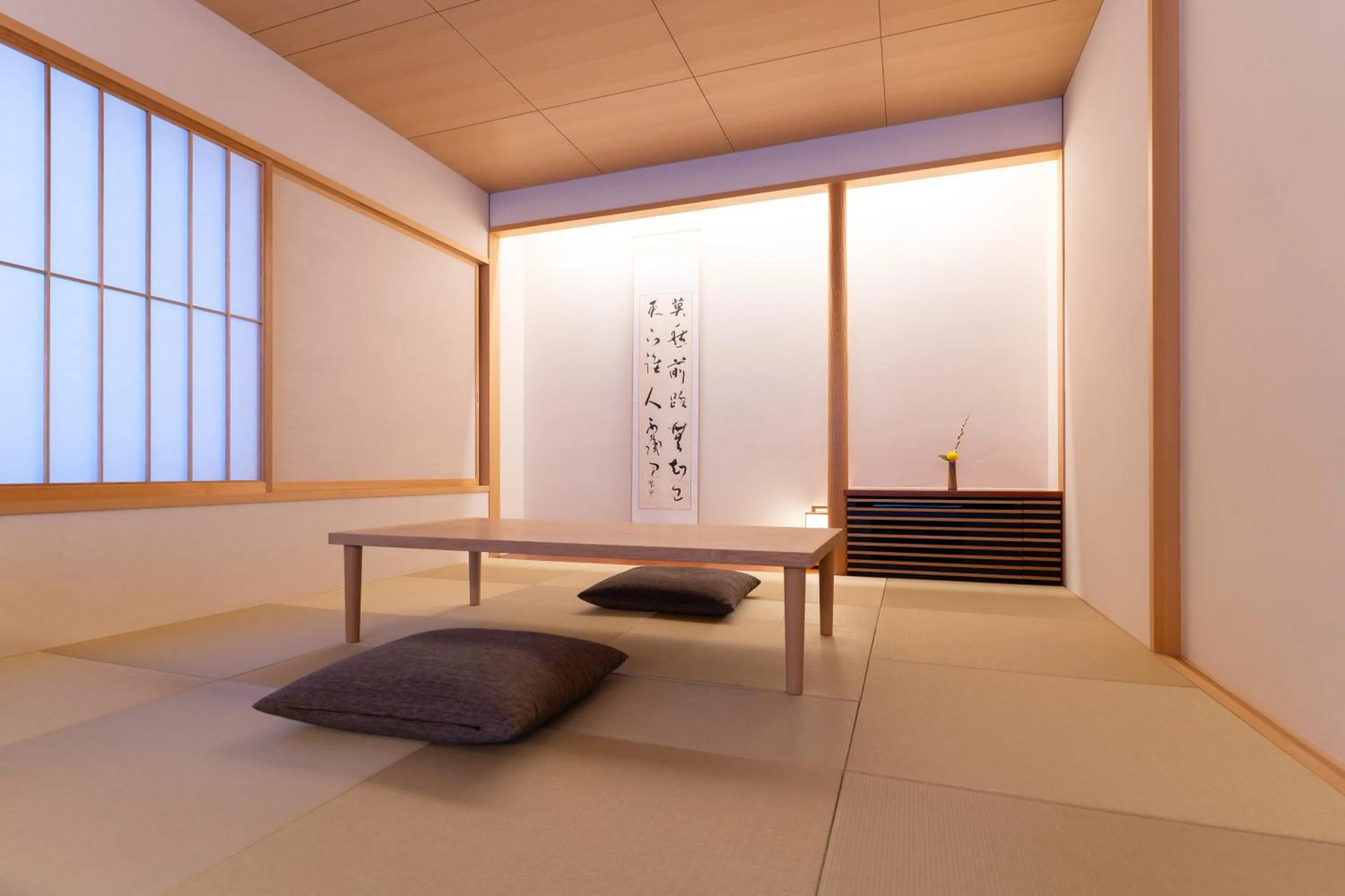 Photo of the whole room in NISEKO Inn of Youtei Raku Suisan