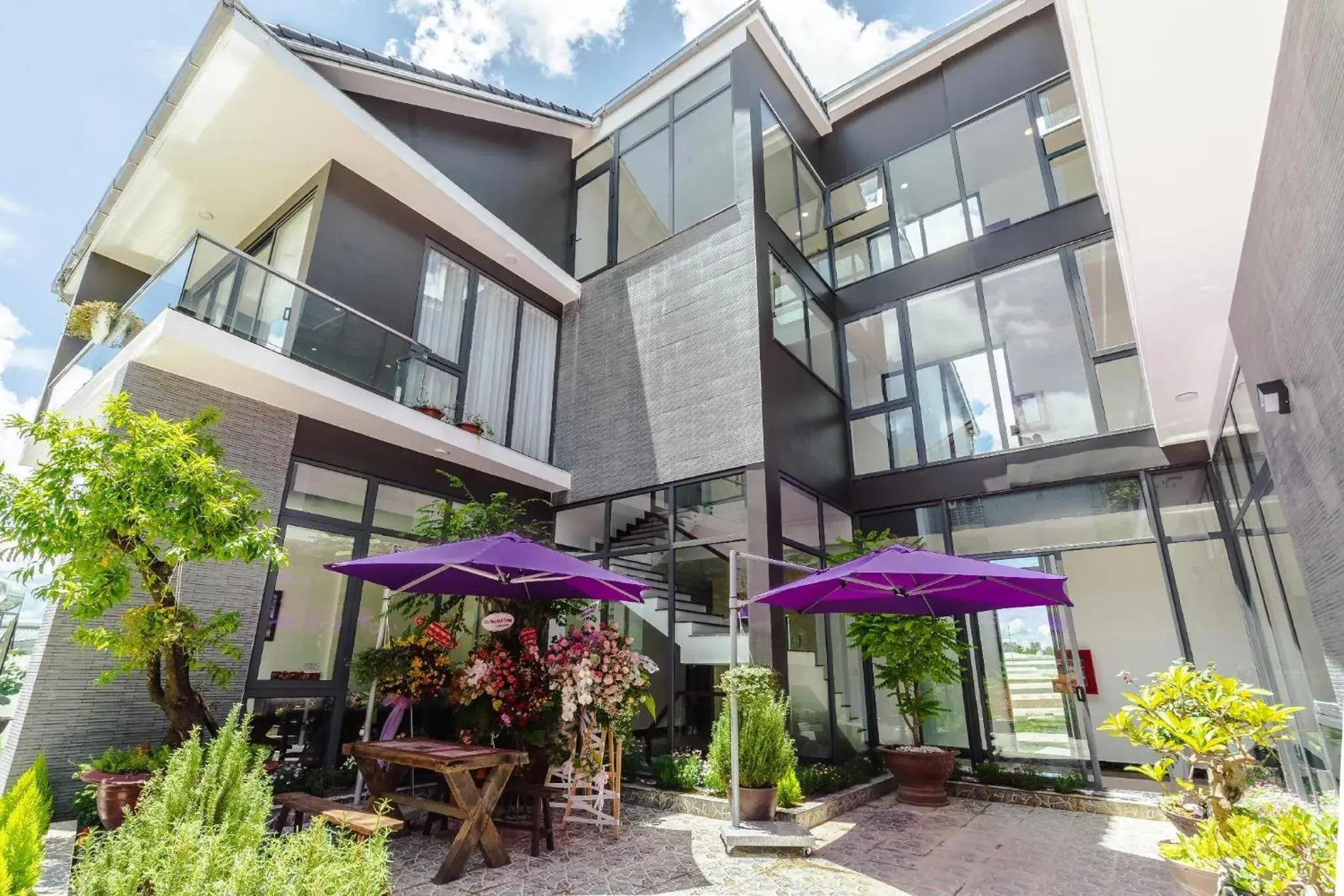 Property building in Mega Sky Dalat Hotel Property building in Mega Sky Dalat Hotel