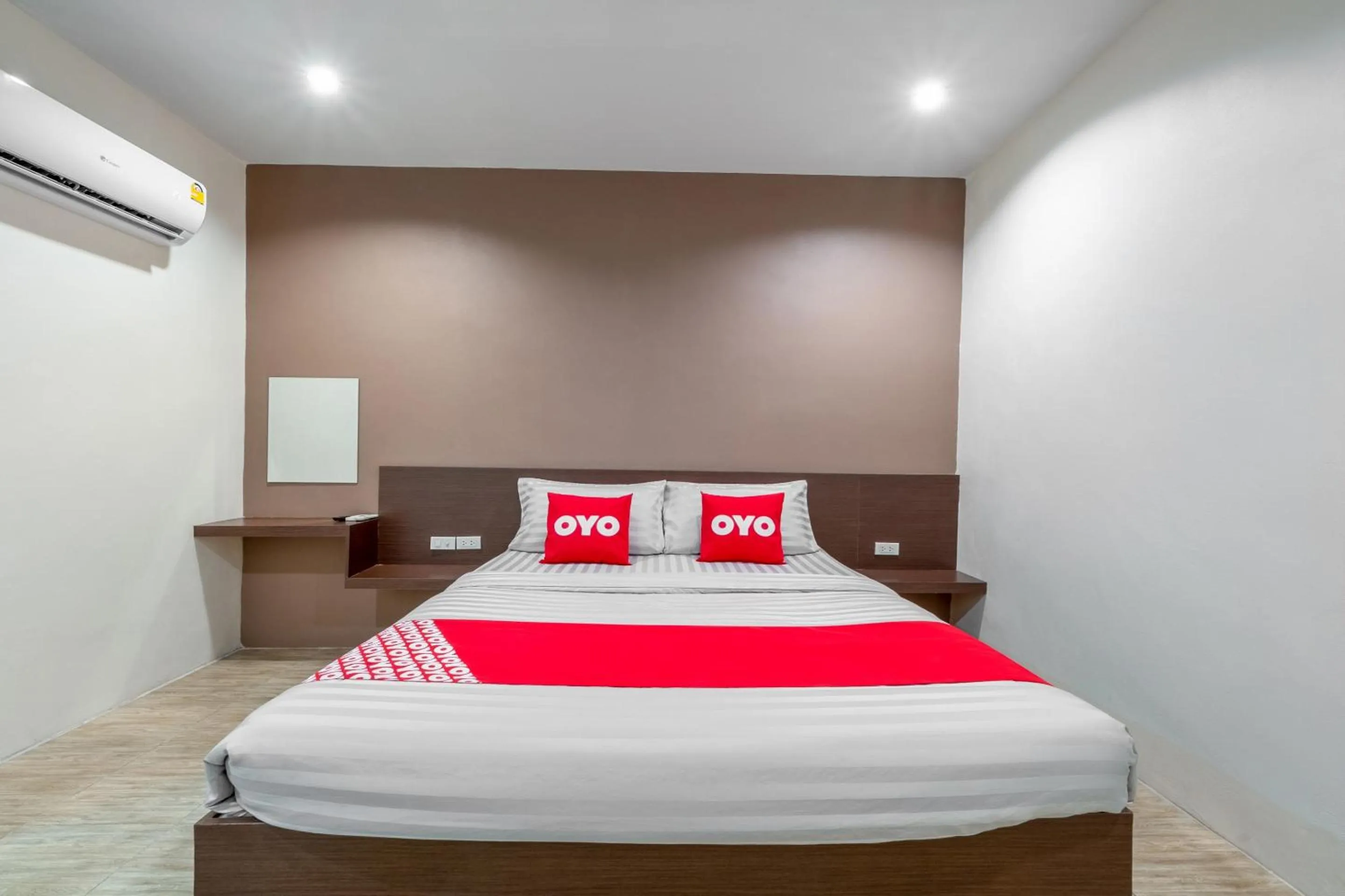 Bedroom in OYO 939 69 Resort