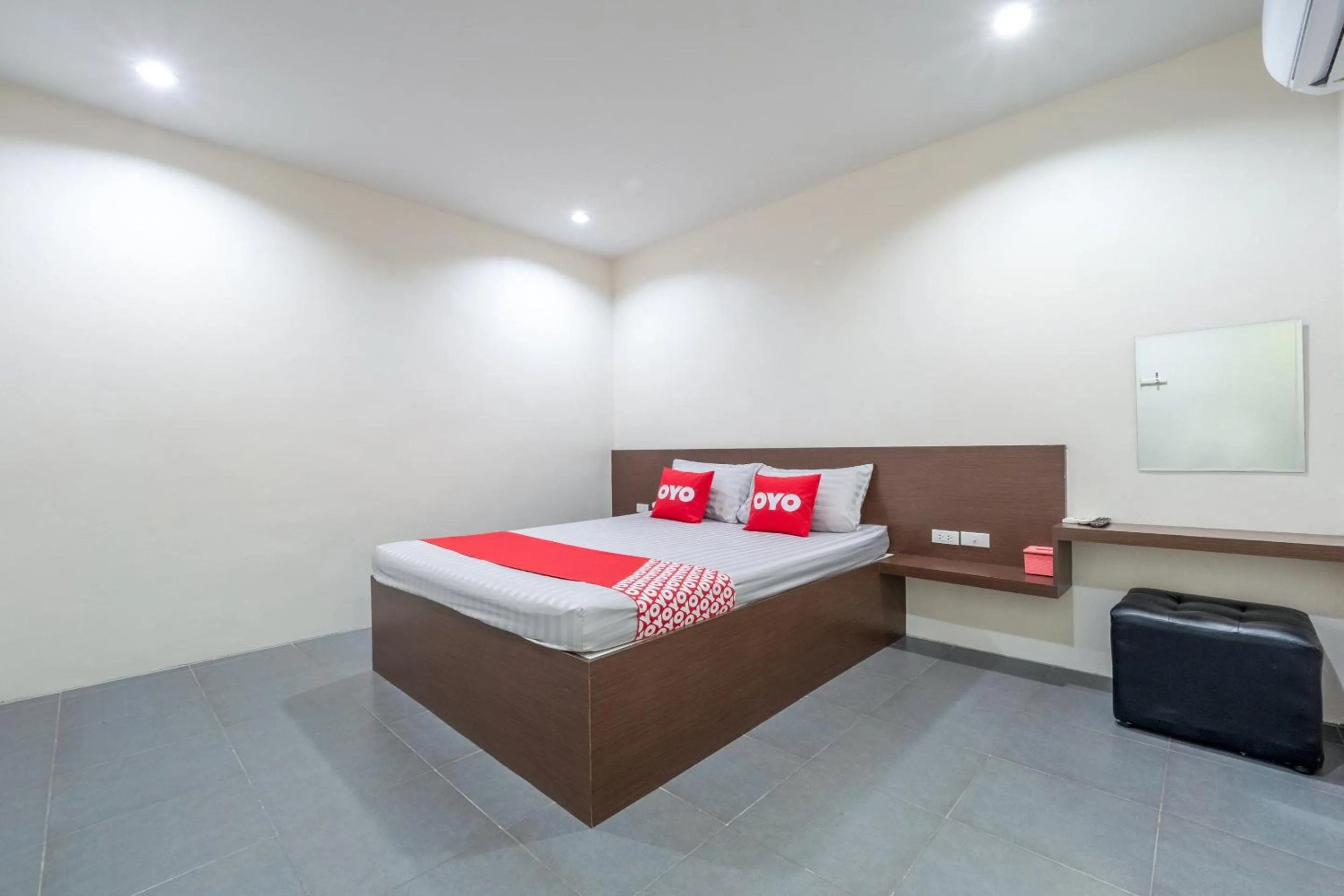 Bedroom in OYO 939 69 Resort