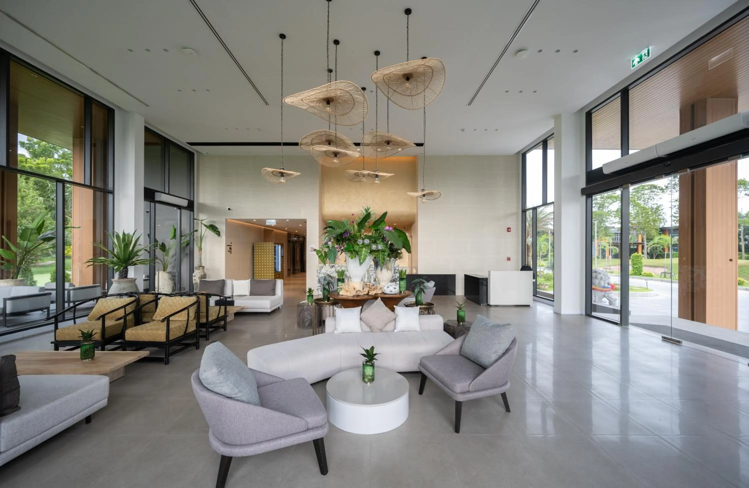 Lobby or reception in Sappaya Hotel By Lotus Valley Golf Resort