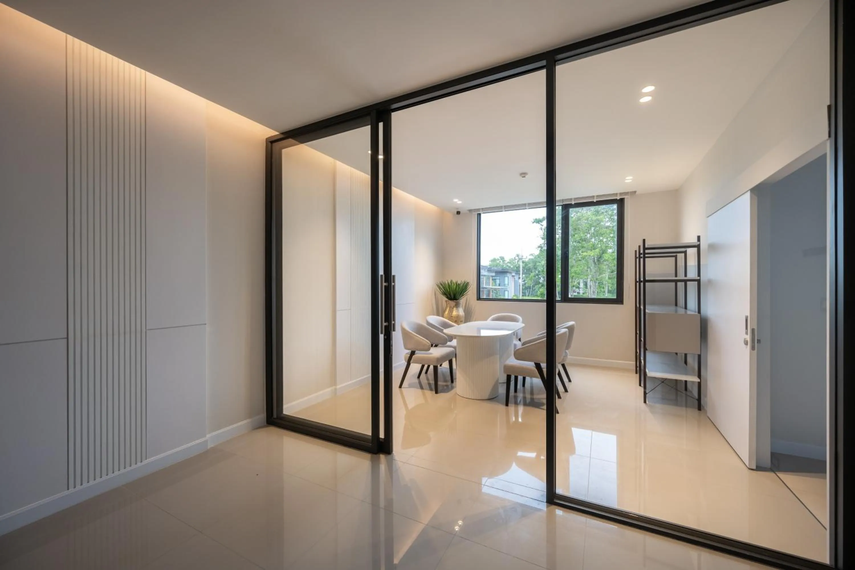 Seating area in Sappaya Hotel By Lotus Valley Golf Resort