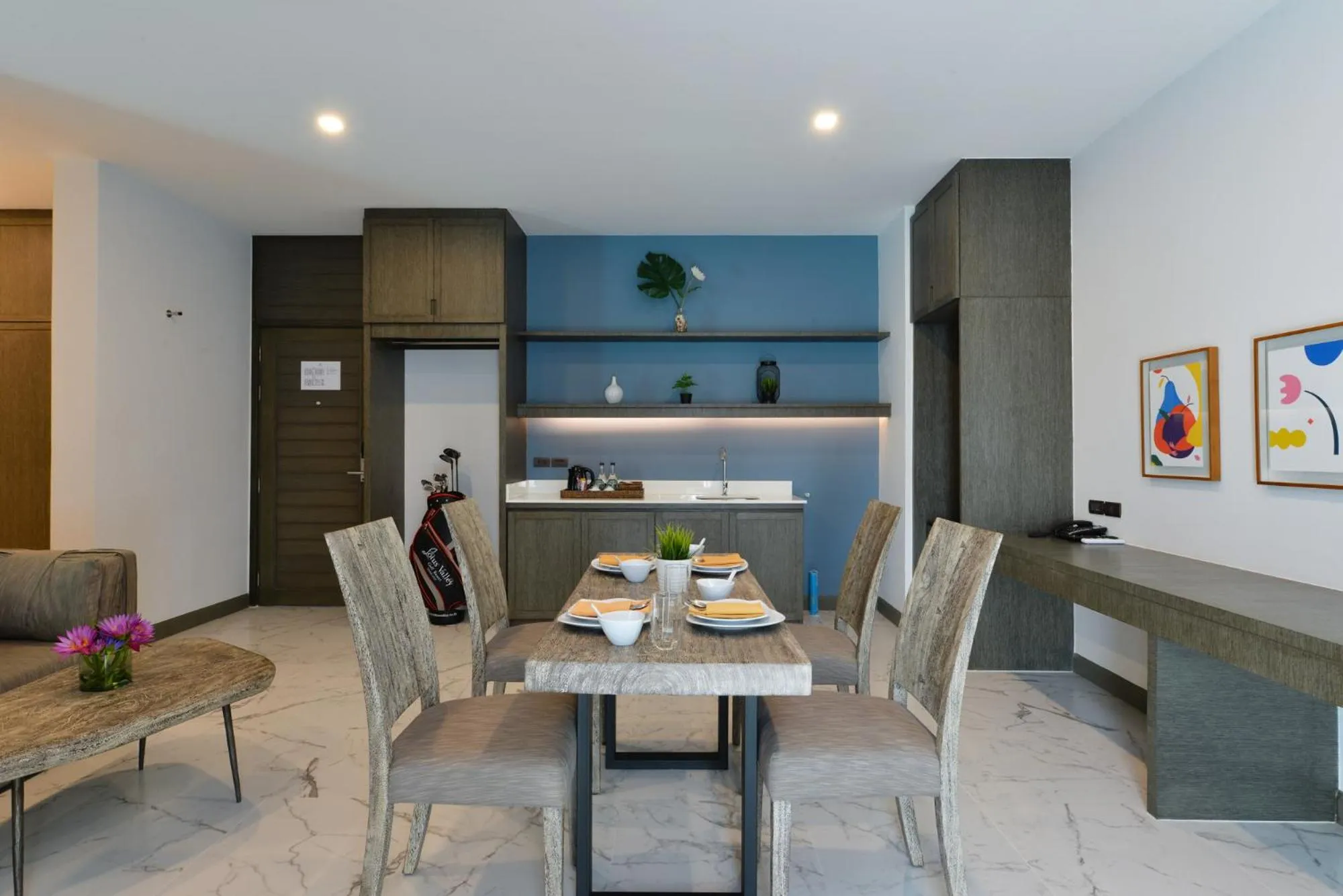 Dining area in Sappaya Hotel By Lotus Valley Golf Resort