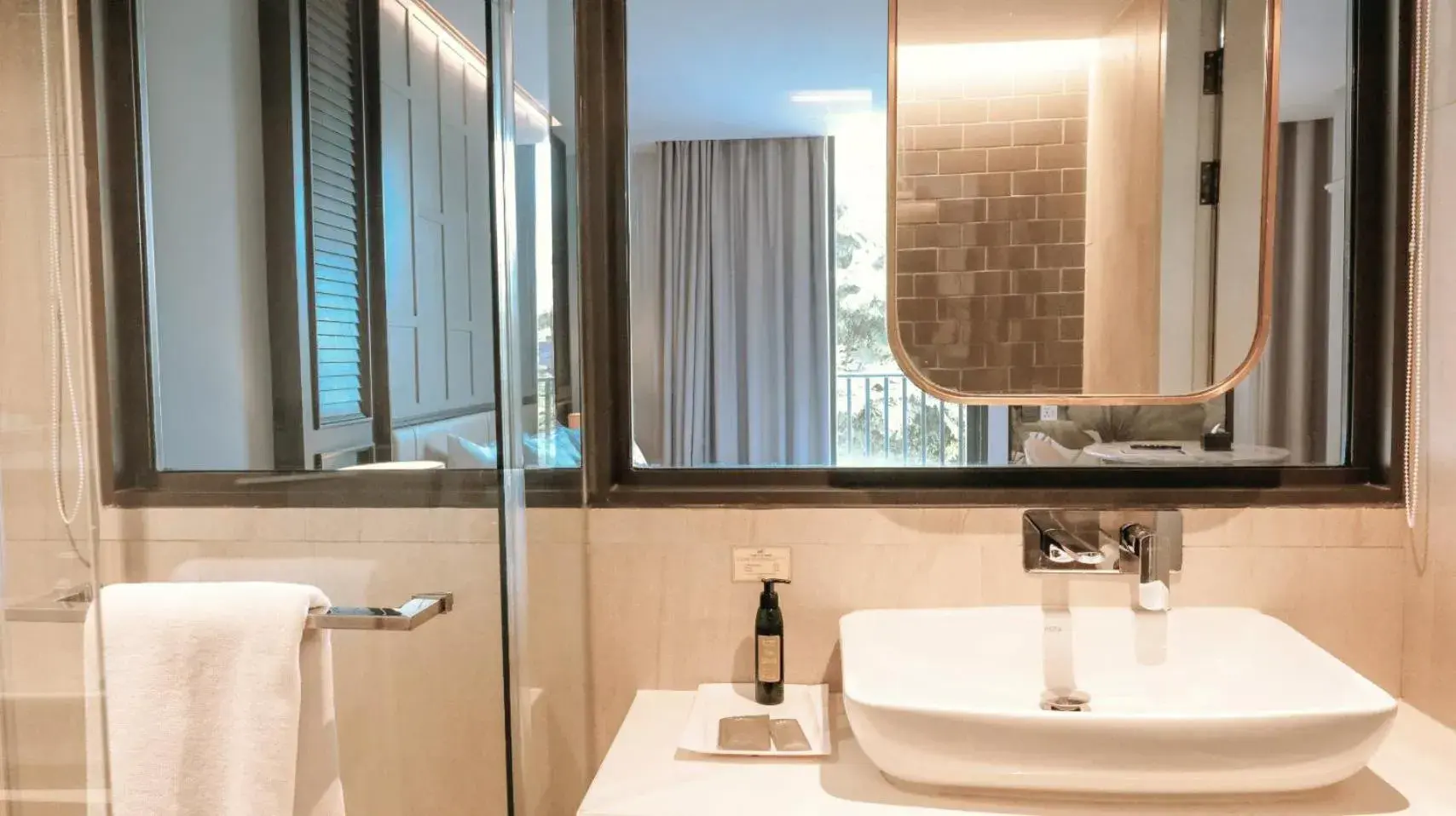 Bathroom in The Quarter Ploenchit by UHG Bathroom in The Quarter Ploenchit by UHG