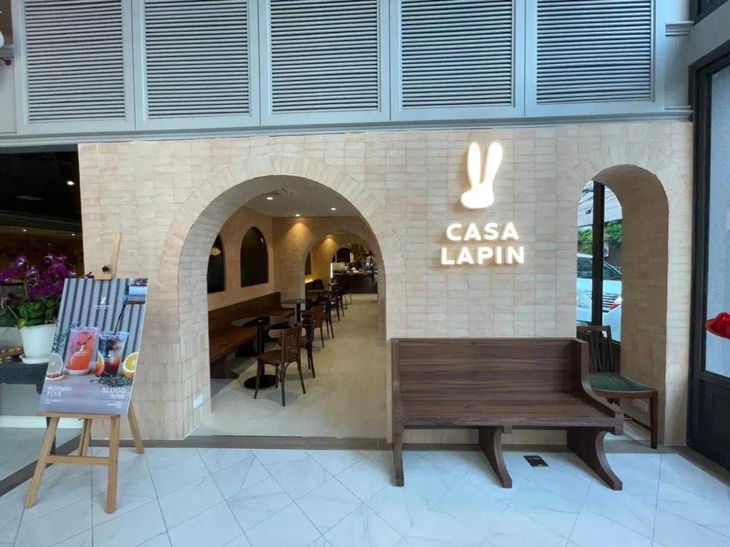 Restaurant/places to eat in The Quarter Ploenchit by UHG Restaurant/places to eat in The Quarter Ploenchit by UHG