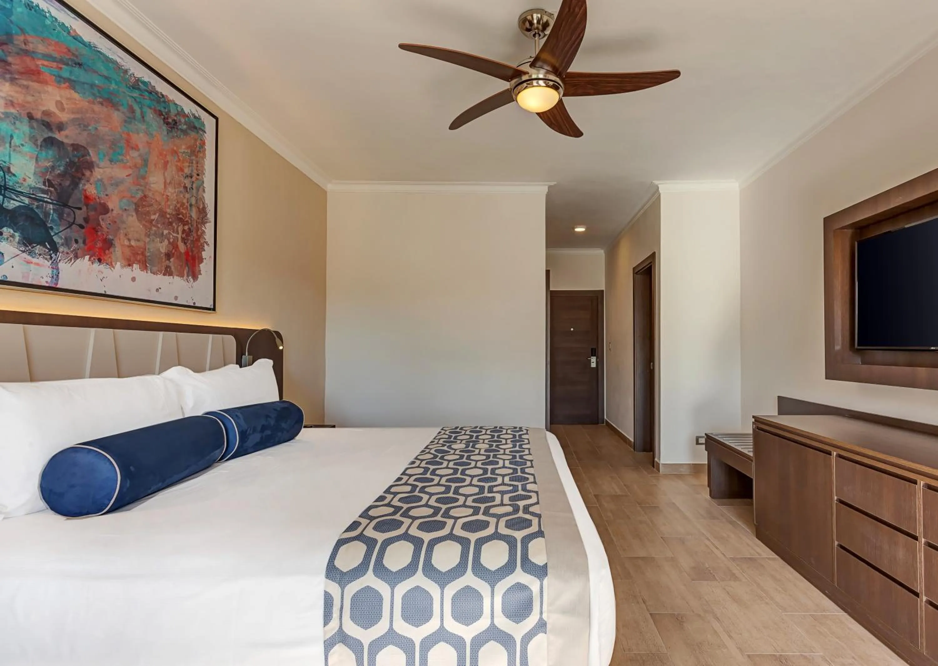 Bedroom, Bed in Royalton Splash Punta Cana, An Autograph Collection All-Inclusive Resort & Casino