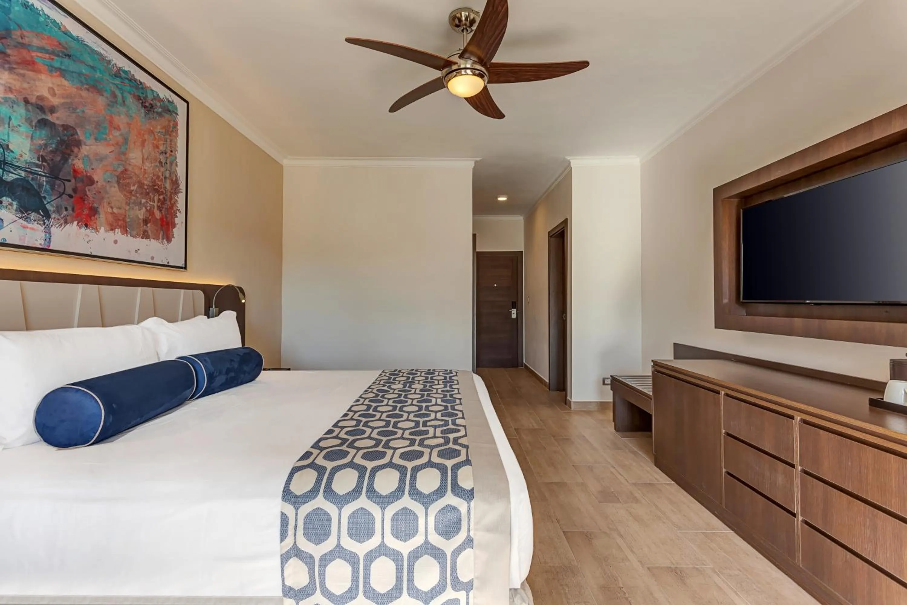 Bedroom, Bed in Royalton Splash Punta Cana, An Autograph Collection All-Inclusive Resort & Casino