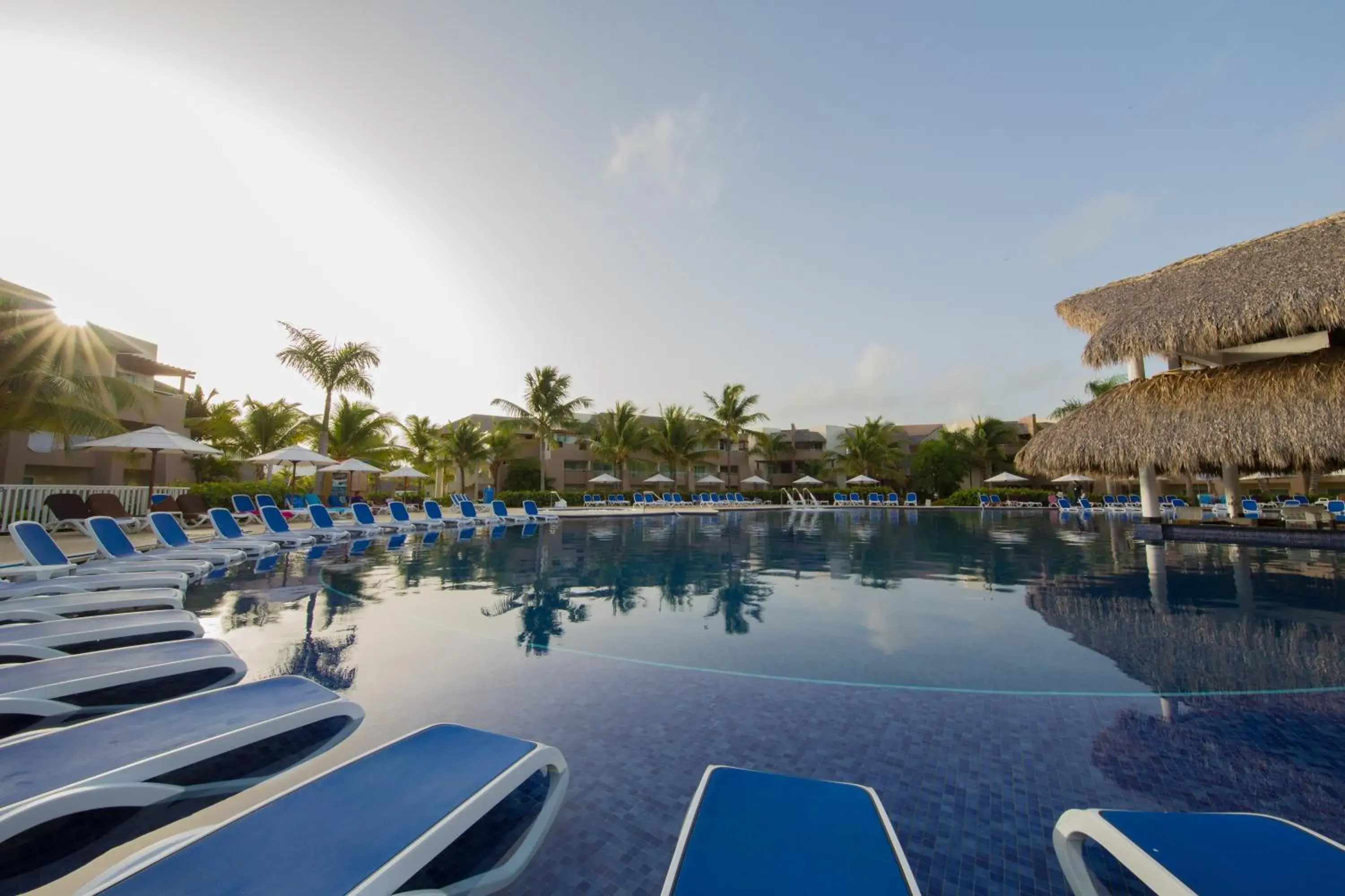Swimming pool in Royalton Splash Punta Cana, An Autograph Collection All-Inclusive Resort & Casino Swimming pool in Royalton Splash Punta Cana, An Autograph Collection All-Inclusive Resort & Casino