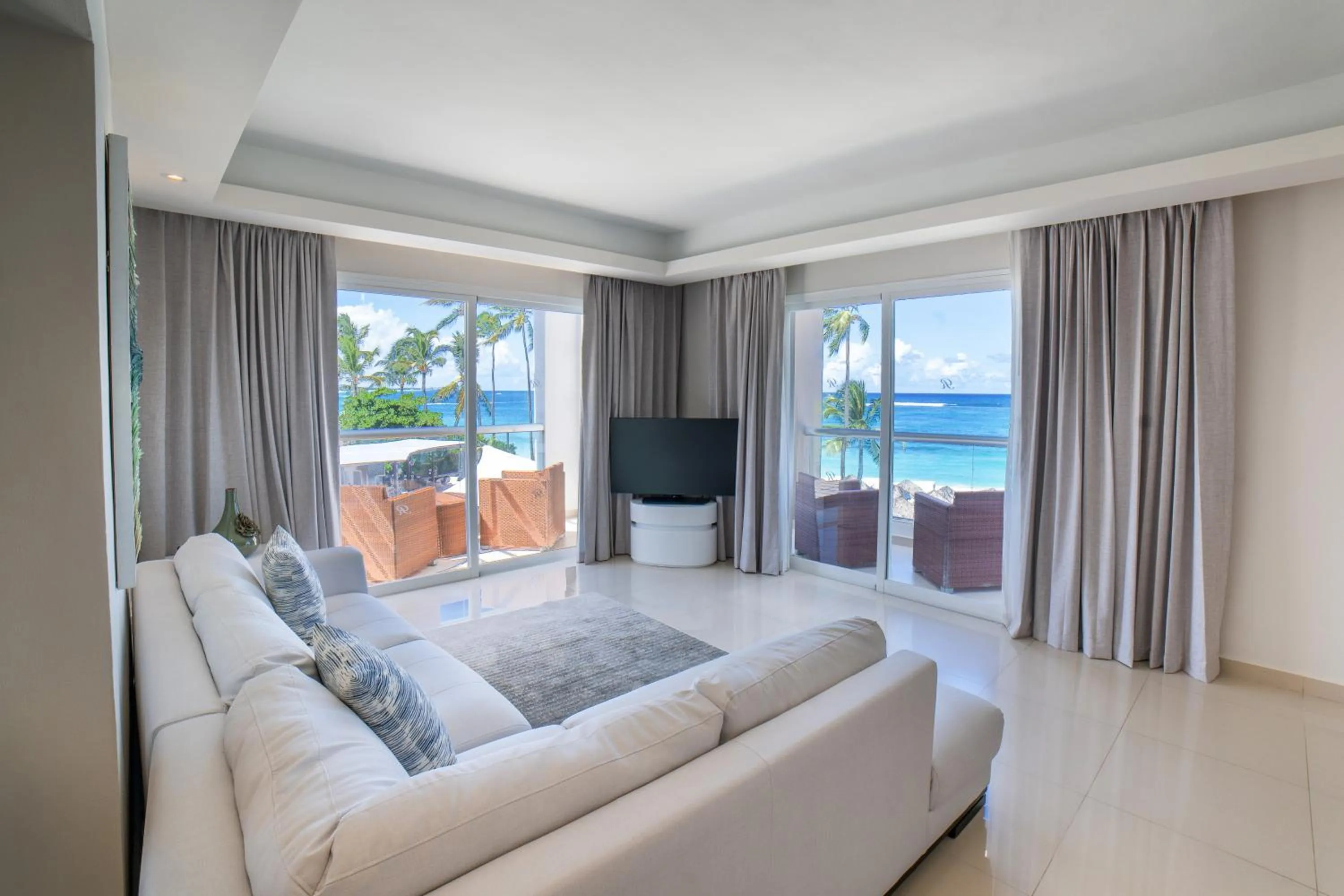 Living room in Royalton Punta Cana, An Autograph Collection All-Inclusive Resort & Casino