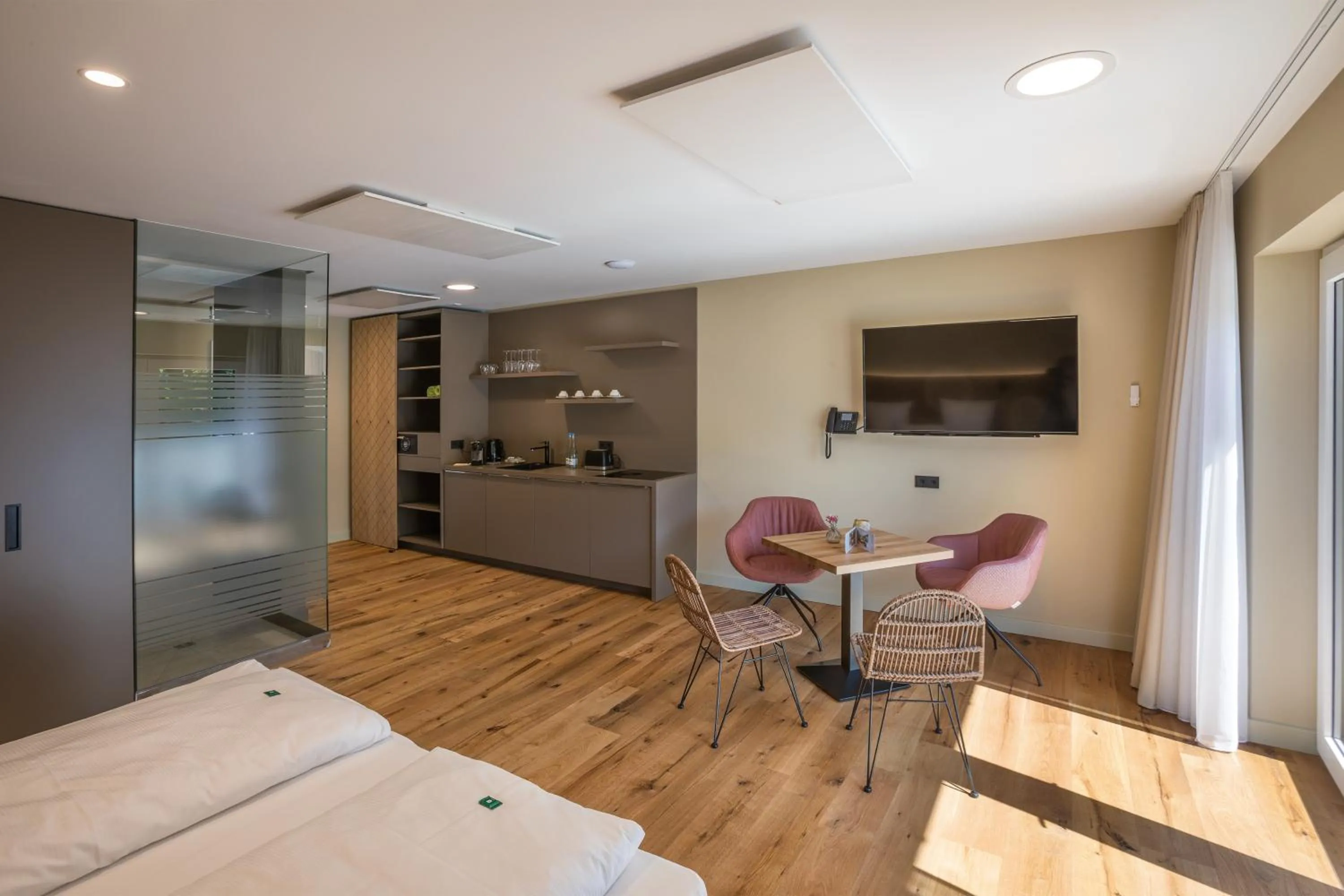 TV and multimedia, Bed in Hotel Weiherhof am Golfpark