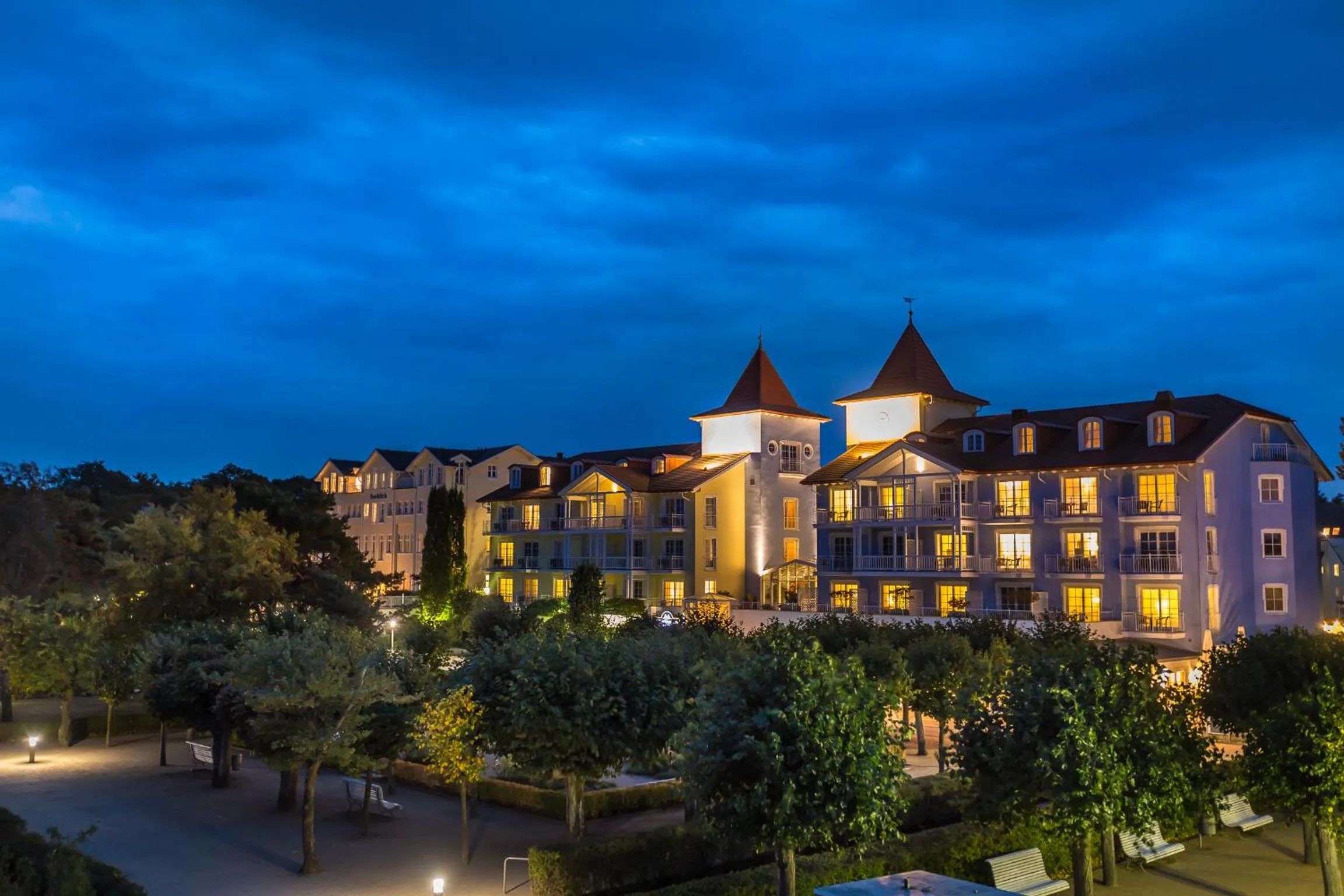 Facade/entrance in Hotel Kleine Strandburg - Adults Only
