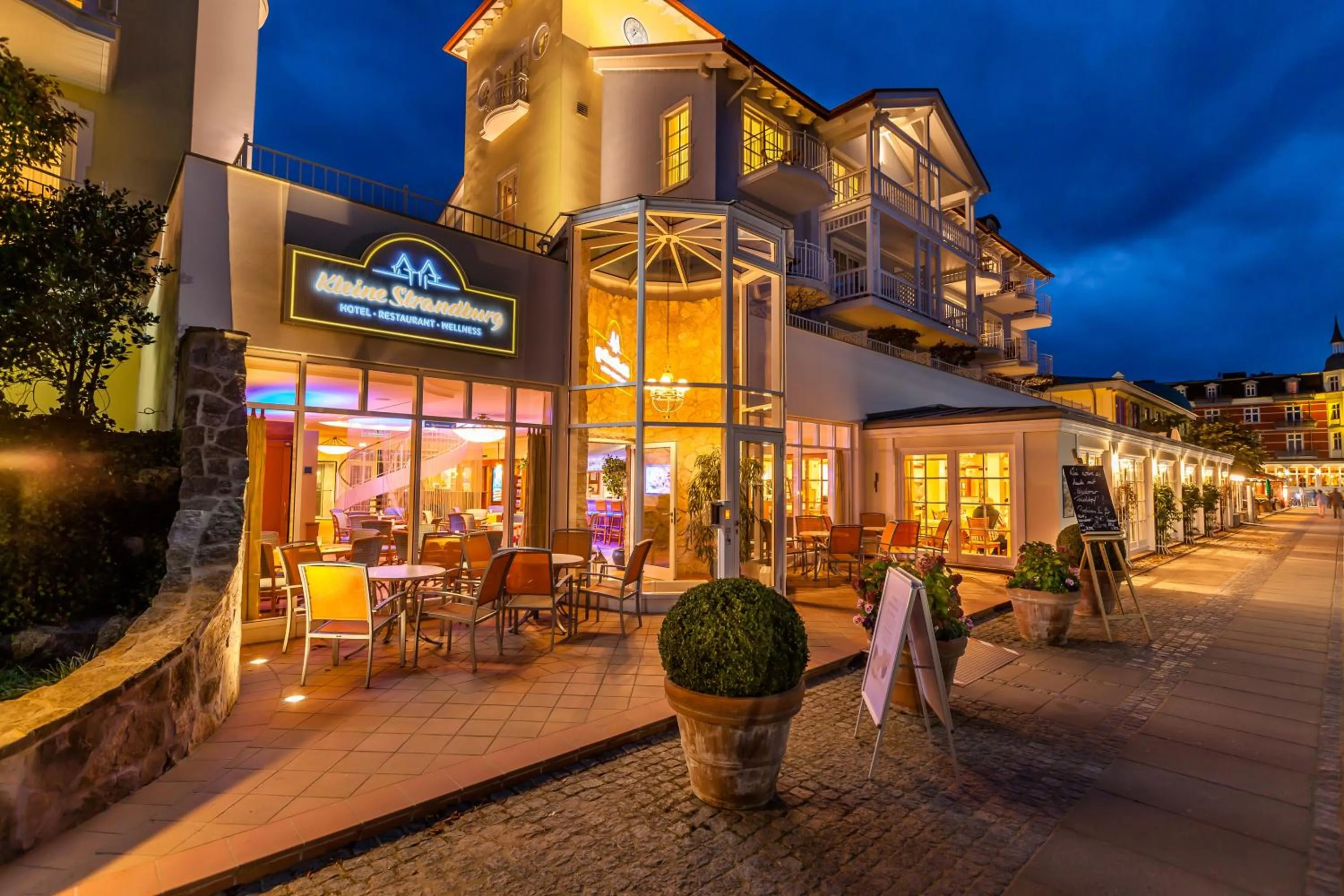 Facade/entrance in Hotel Kleine Strandburg - Adults Only