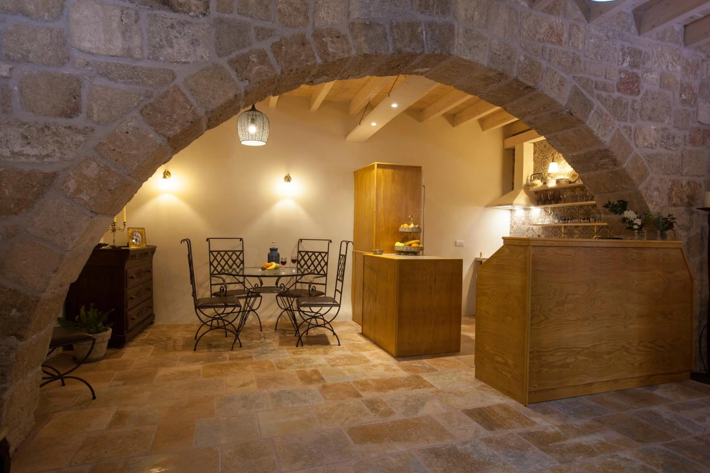 Communal lounge/ TV room in Porolithos Boutique Hotel