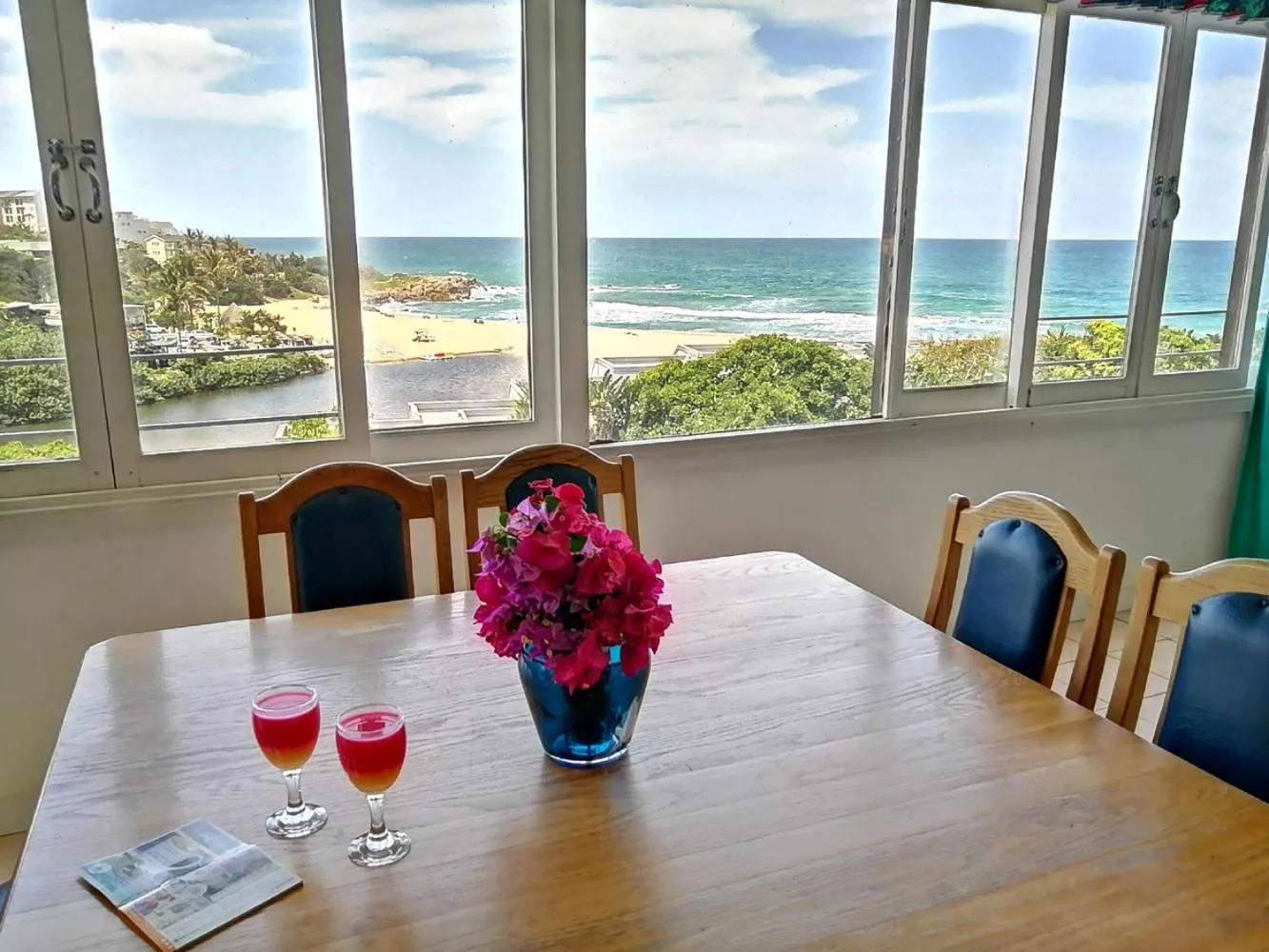 Dining area in Claridges 304