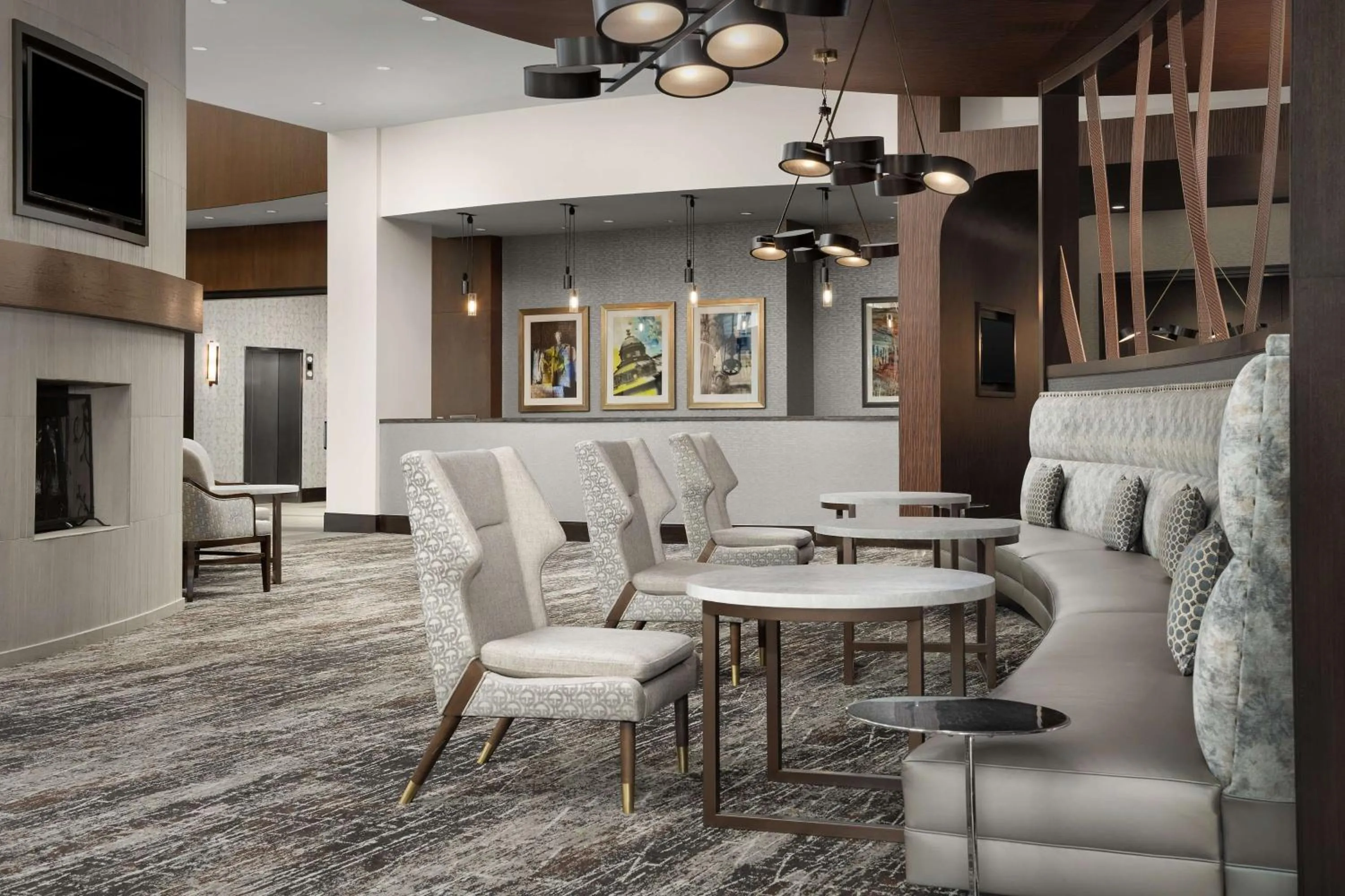 Lobby or reception in Embassy Suites Springfield