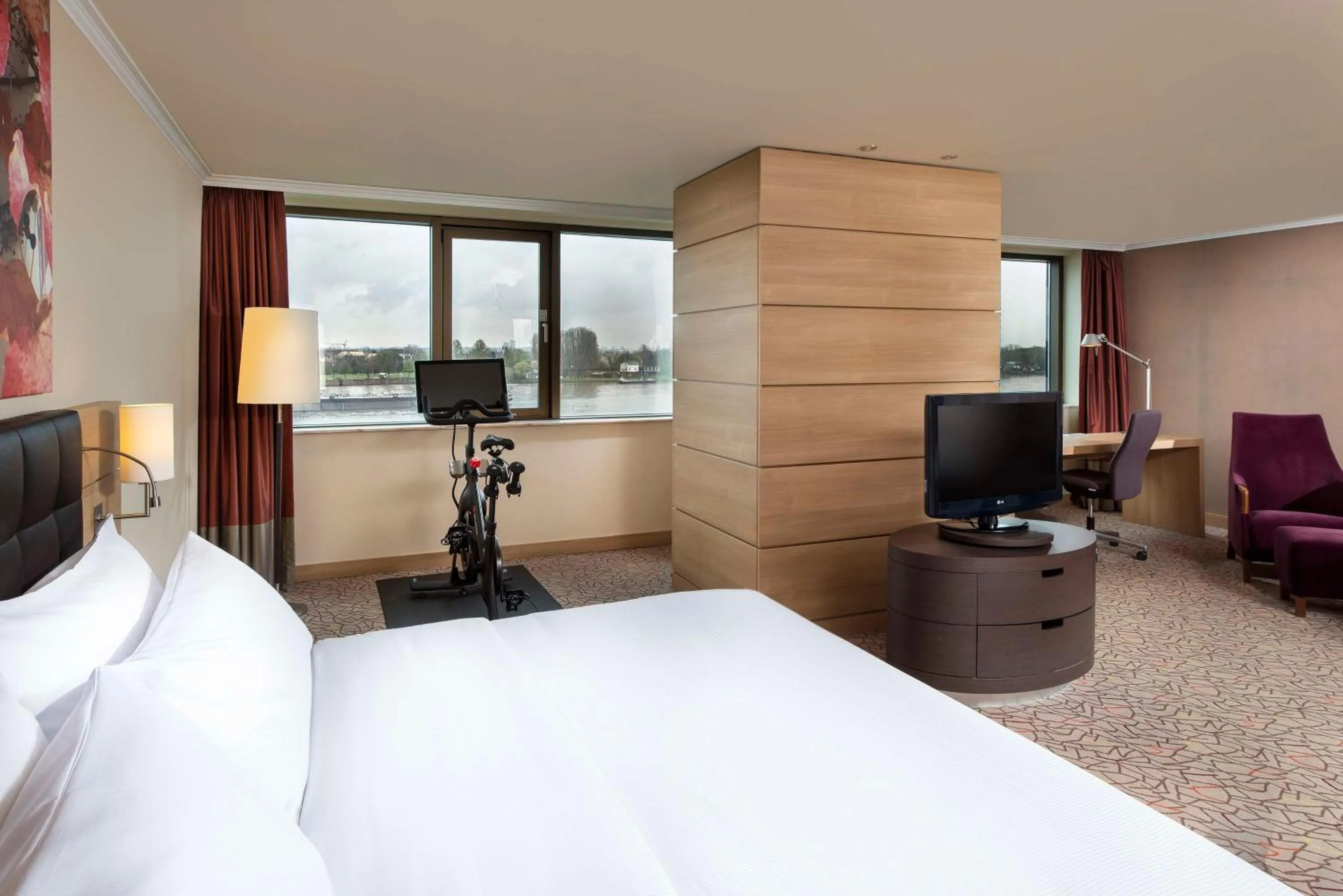Bedroom, Bed in Hilton Mainz