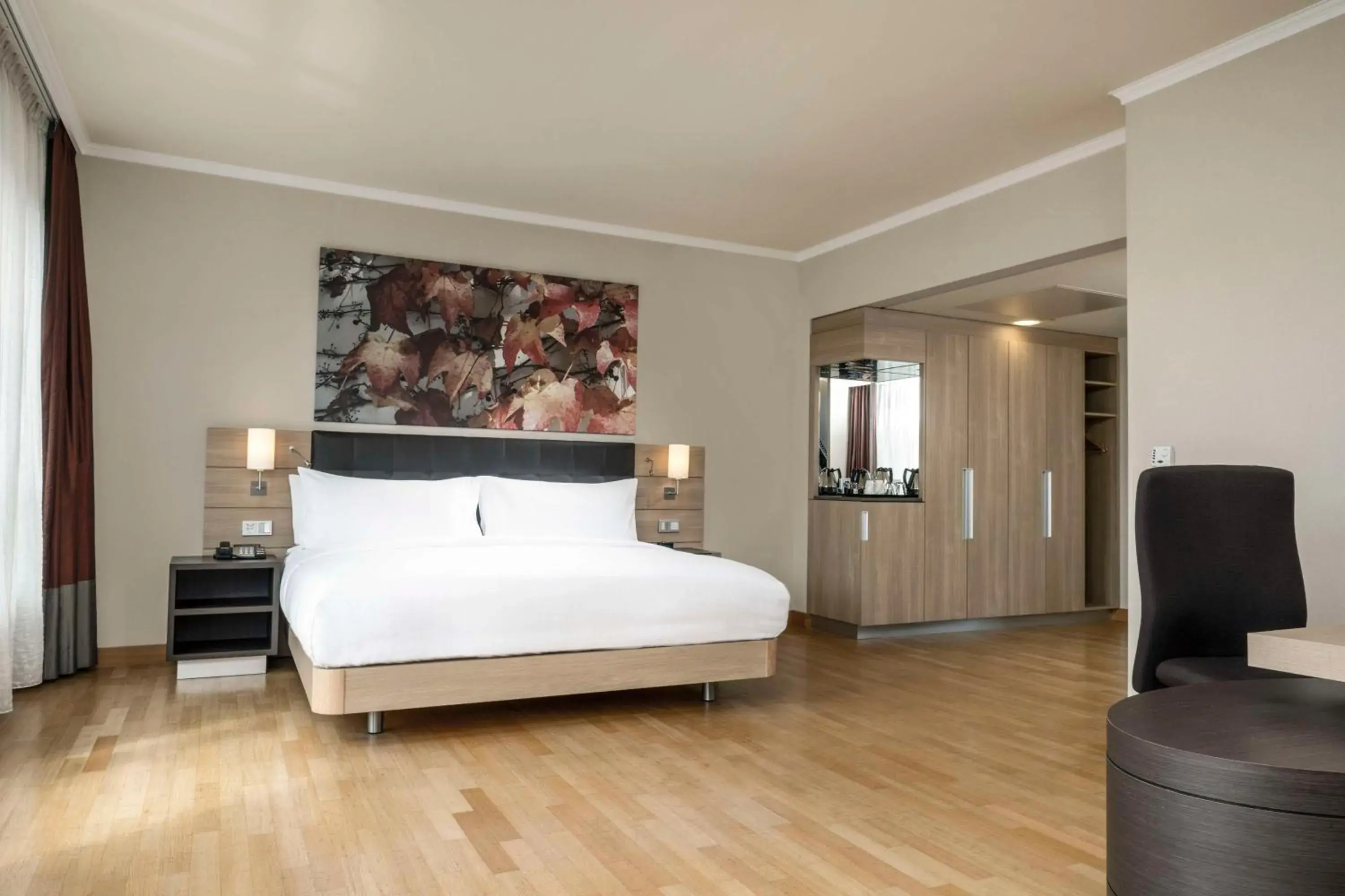 King Studio - Mobility Accessible in Hilton Mainz King Studio - Mobility Accessible in Hilton Mainz