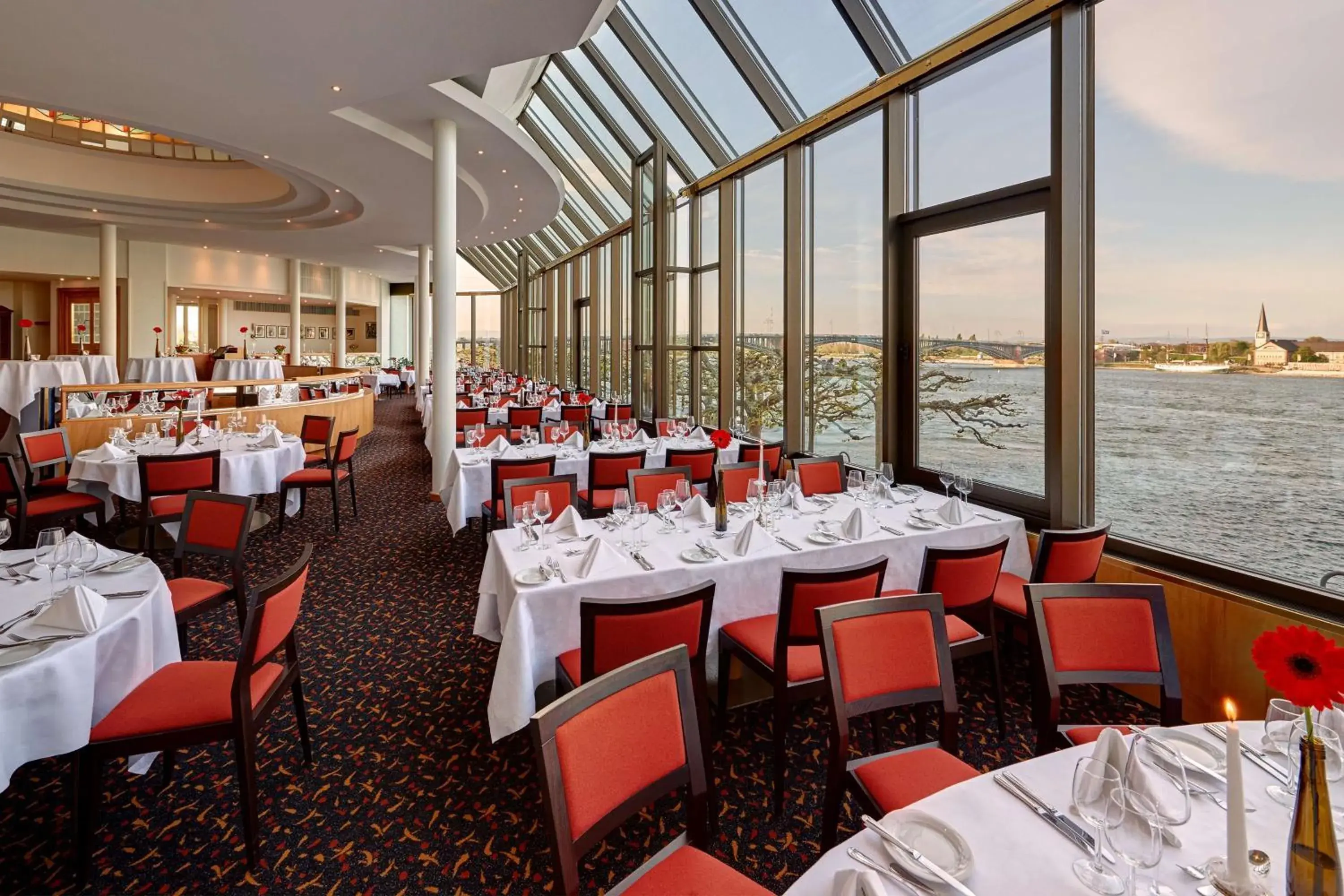 Restaurant/places to eat in Hilton Mainz Restaurant/places to eat in Hilton Mainz