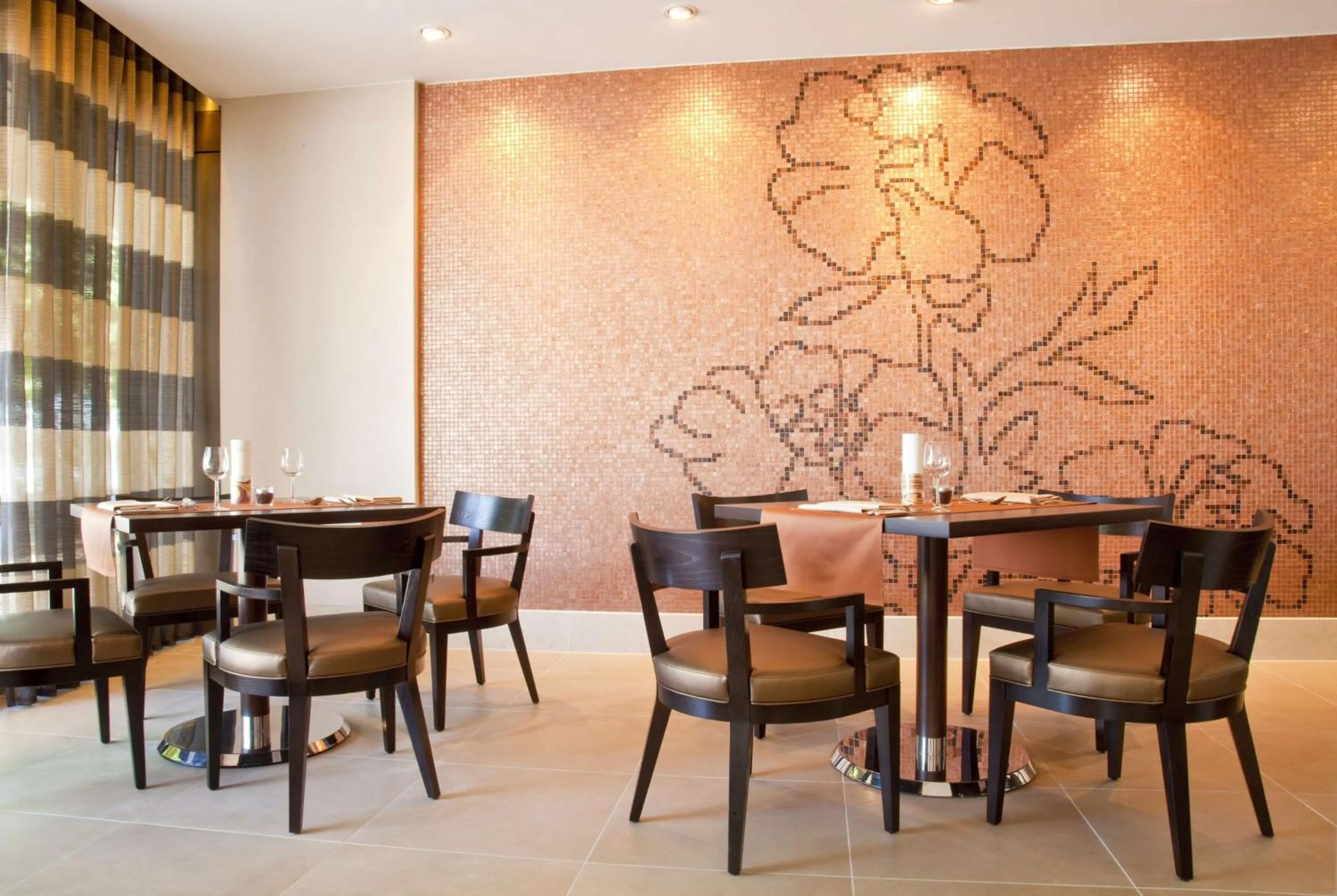 Restaurant/places to eat in Hilton Mainz