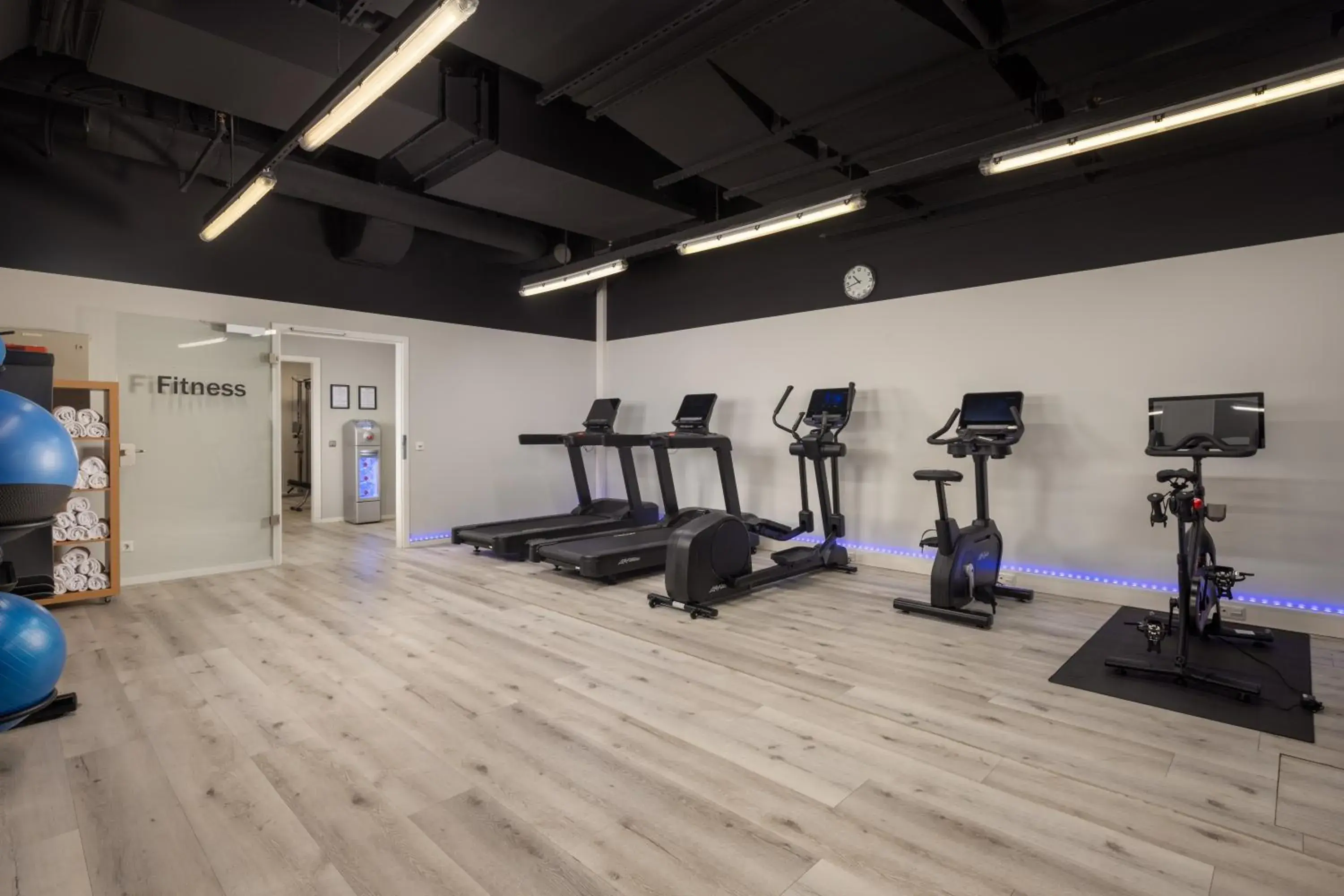Fitness centre/facilities in Hilton Düsseldorf Fitness centre/facilities in Hilton Düsseldorf