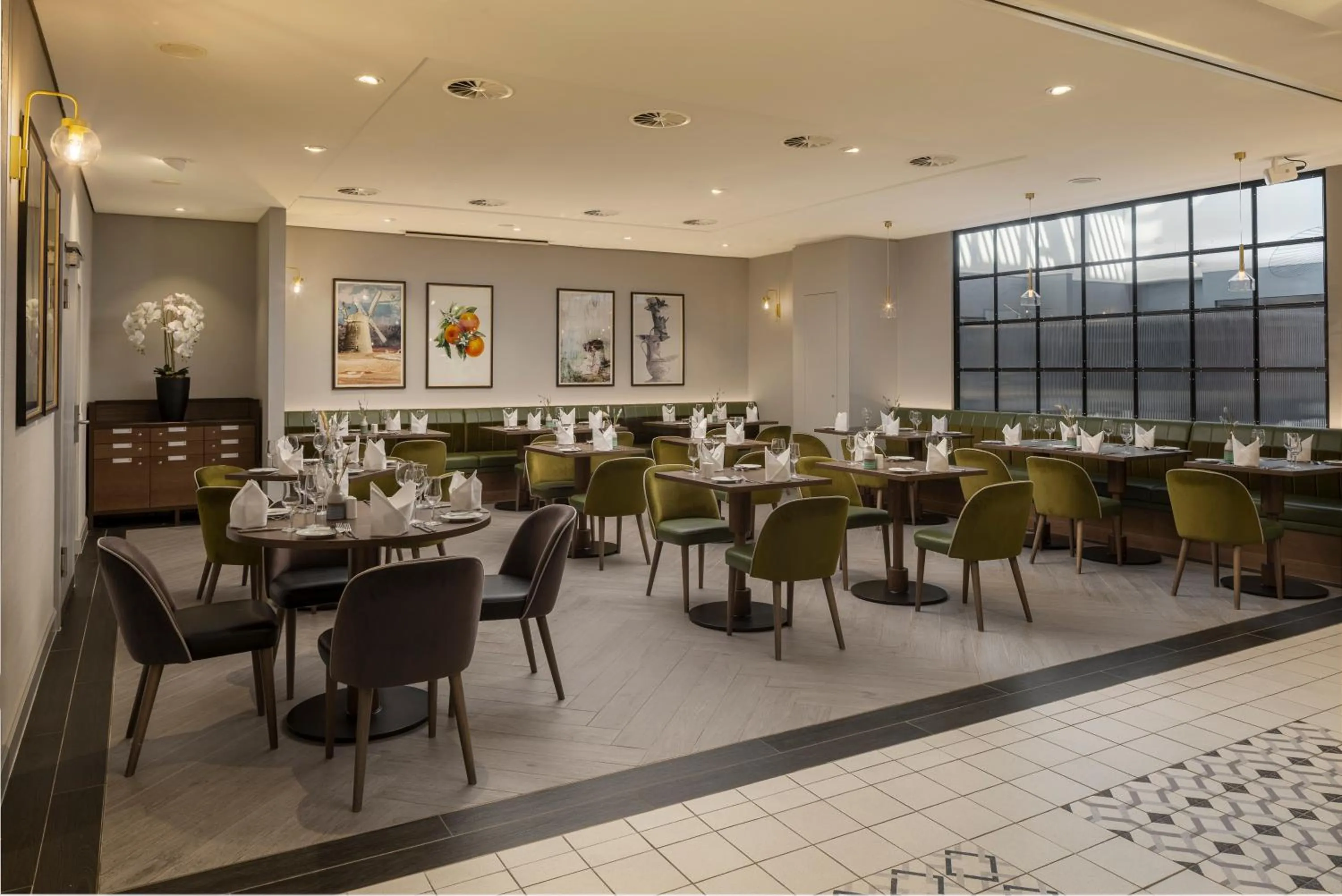 Restaurant/places to eat in Hilton Düsseldorf