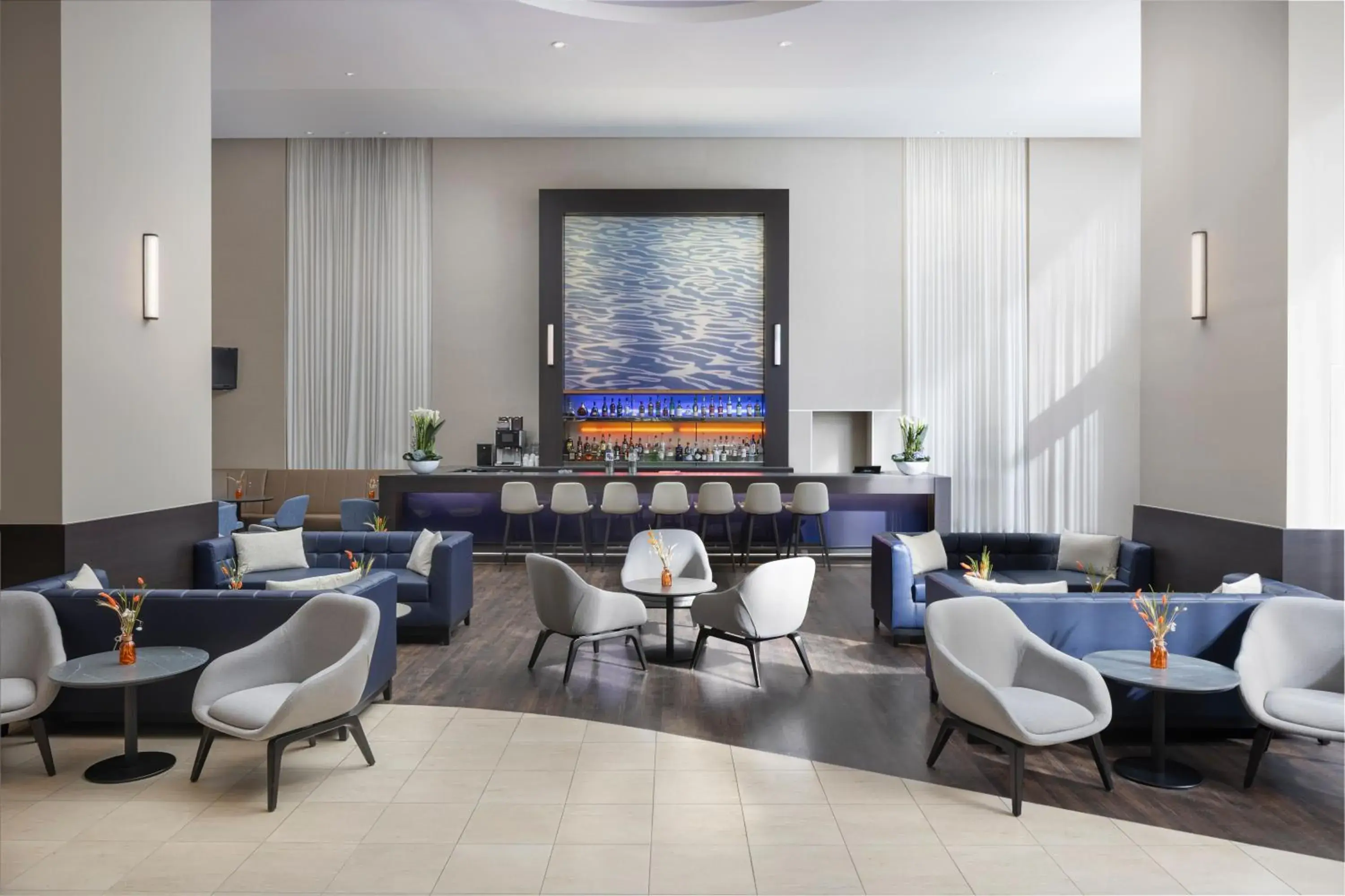 Lounge or bar in Hilton Düsseldorf Lounge or bar in Hilton Düsseldorf