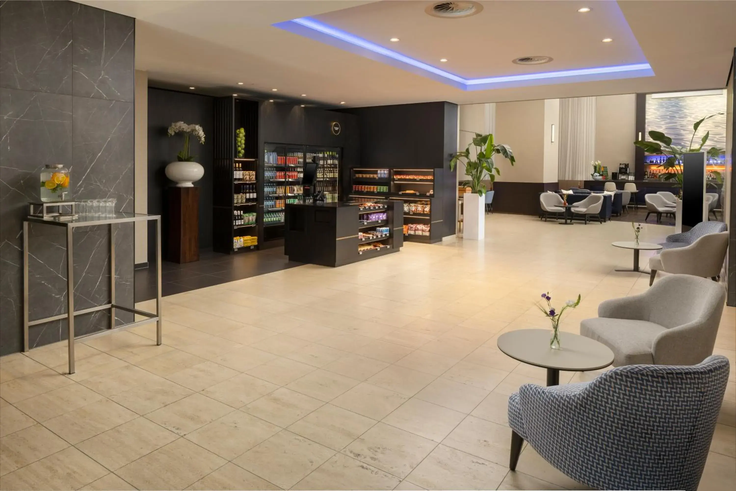 Lobby or reception in Hilton Düsseldorf Lobby or reception in Hilton Düsseldorf