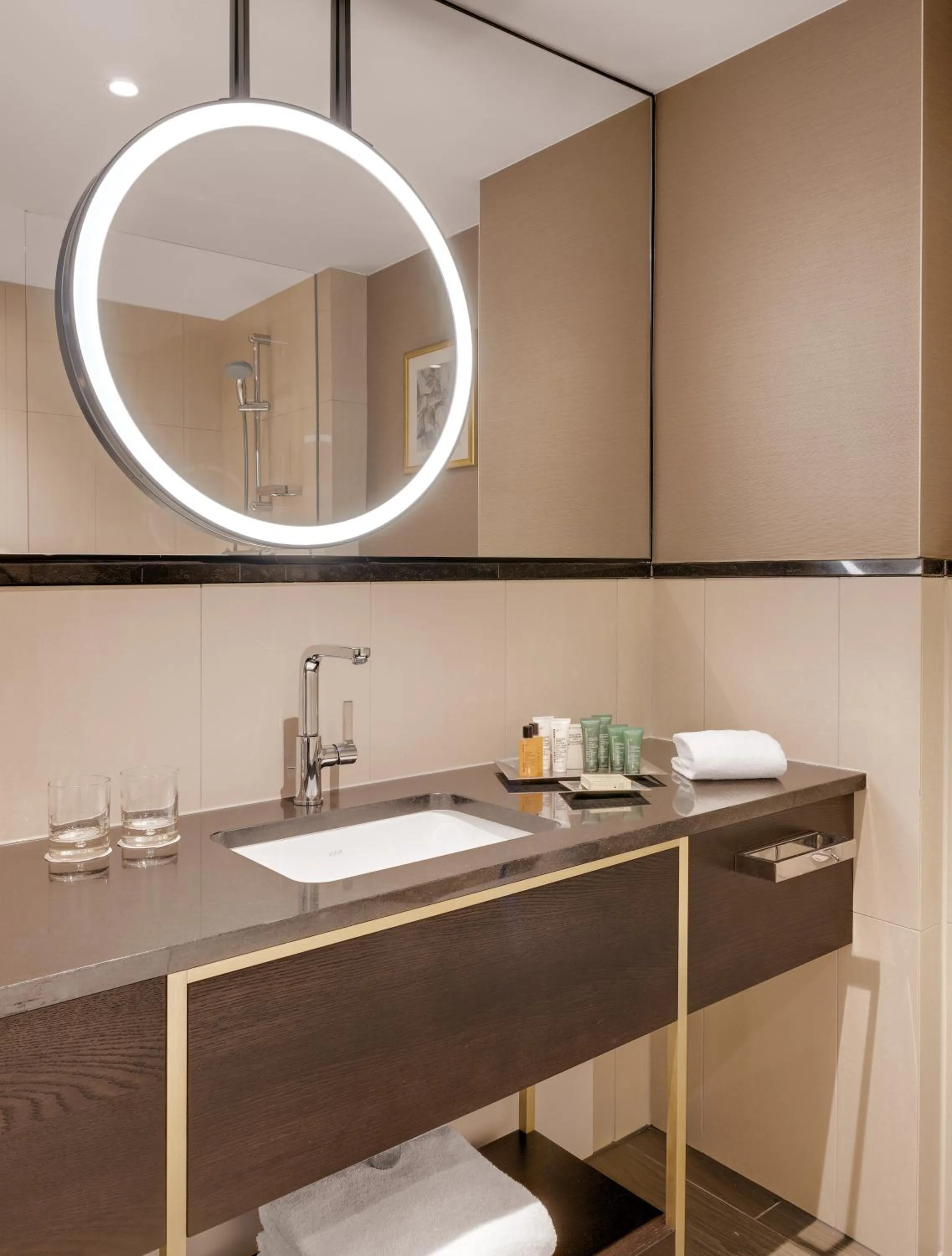 Bathroom in Hilton Munich City