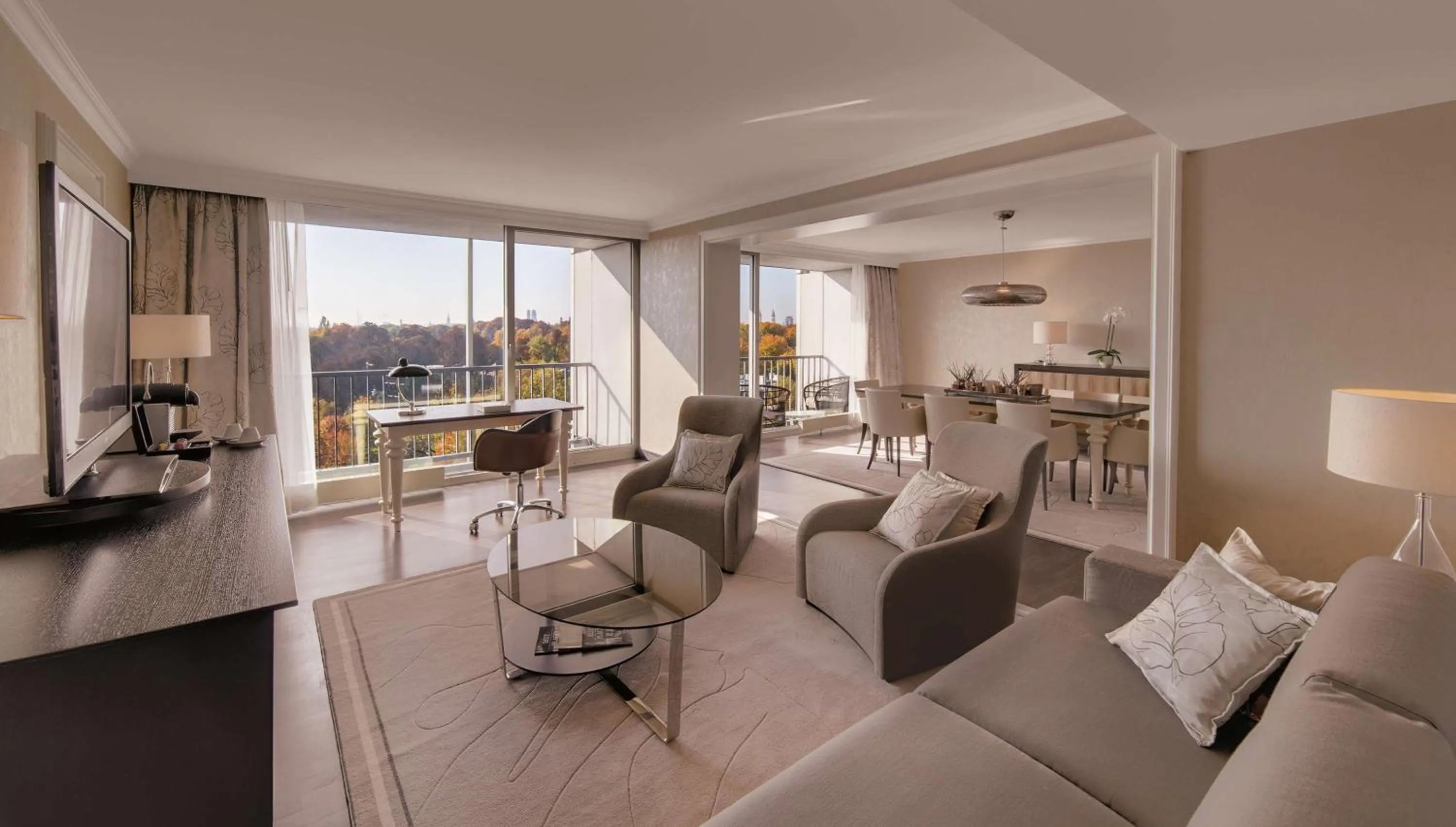Living room in Hilton Munich Park