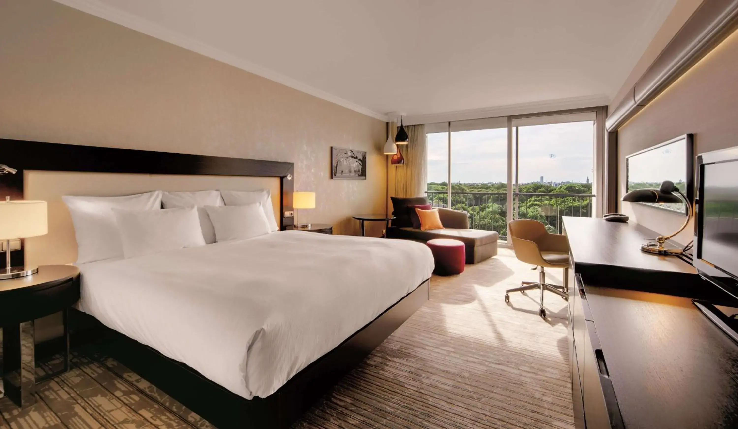Deluxe King Room in Hilton Munich Park Deluxe King Room in Hilton Munich Park