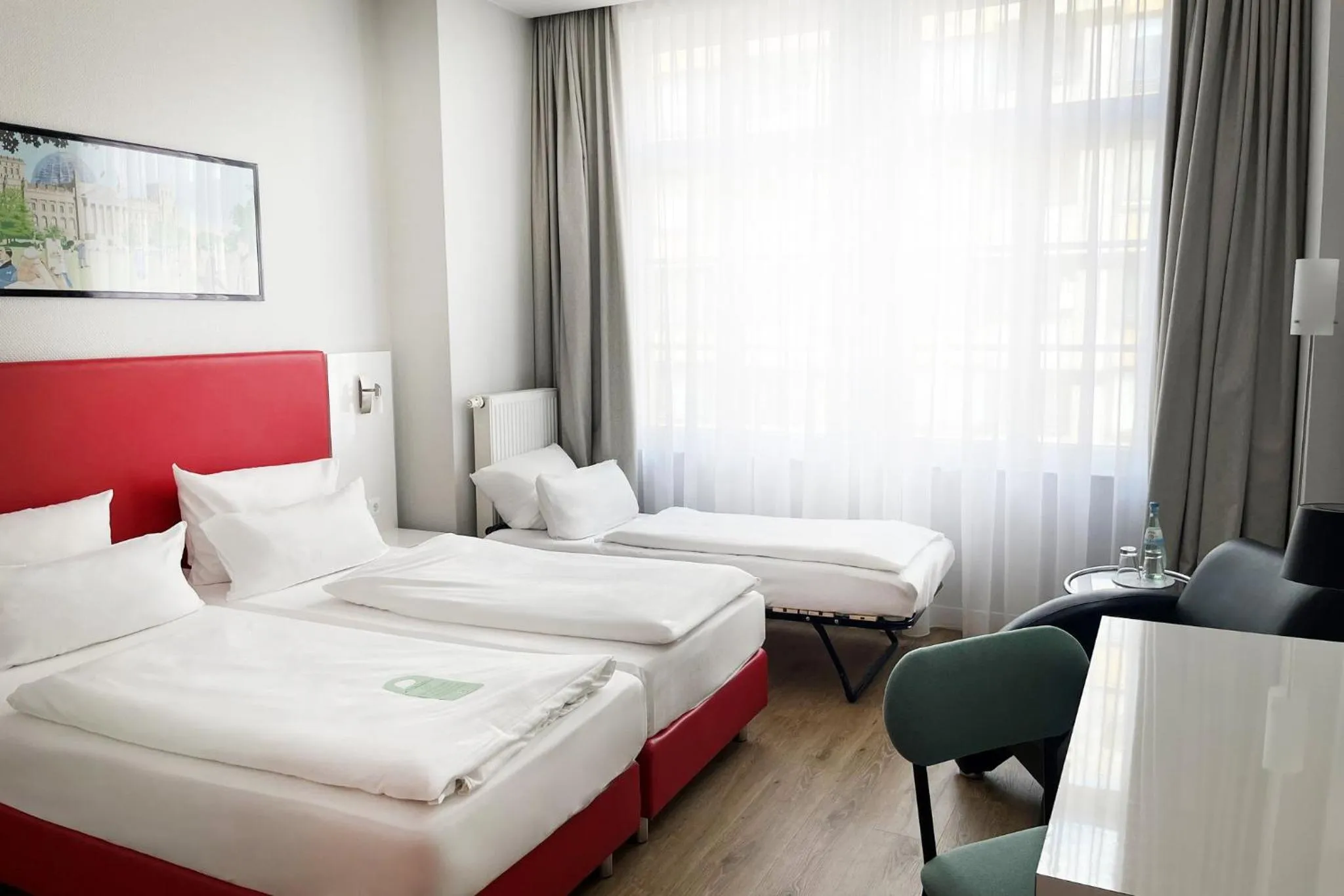 Photo of the whole room, Bed in Garner Hotel Berlin - Checkpoint Charlie by IHG