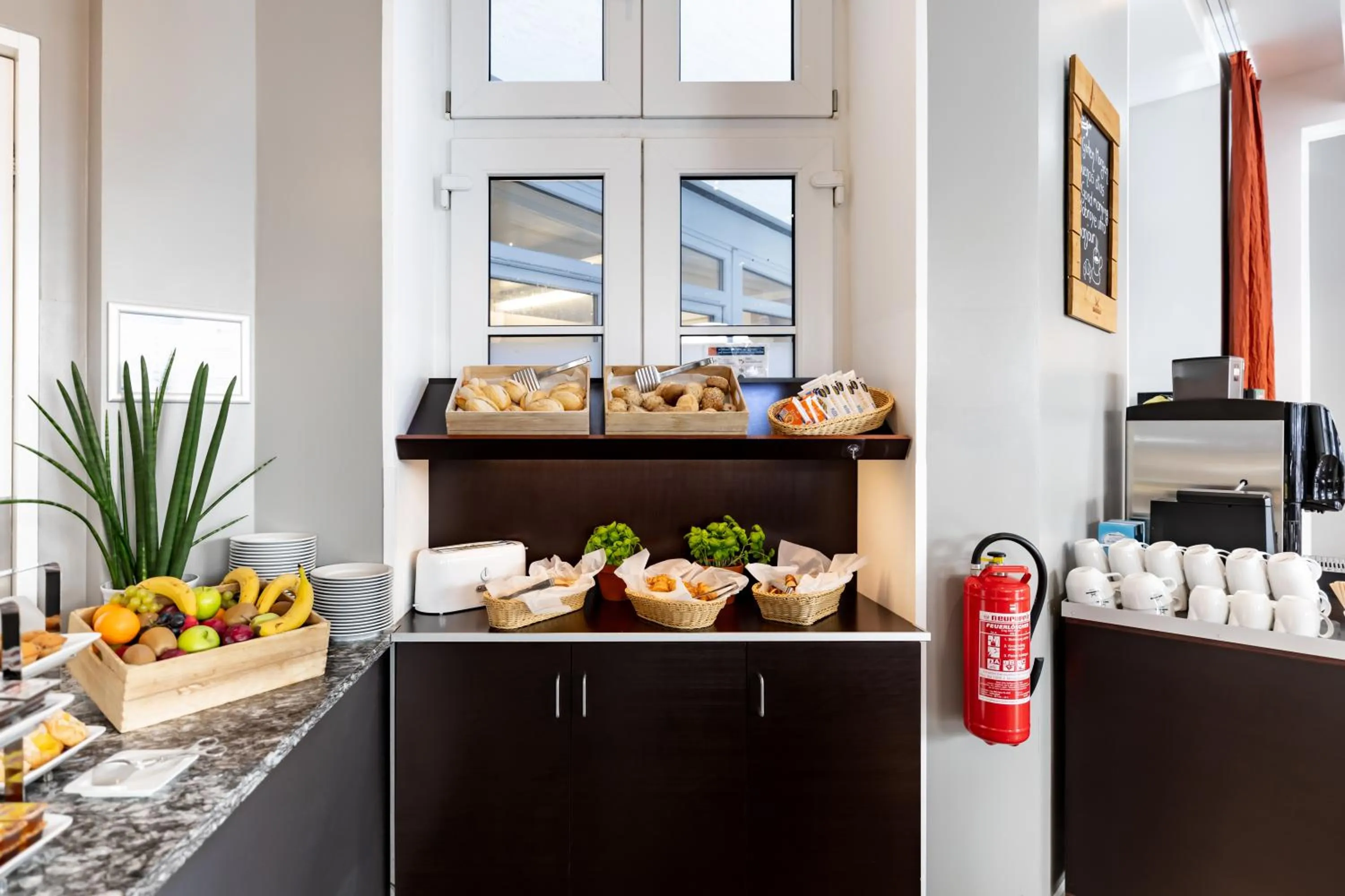 Breakfast in Garner Hotel Berlin - Checkpoint Charlie by IHG