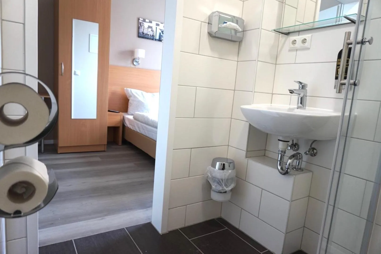 Bathroom in Apartment Hotel Wittenau