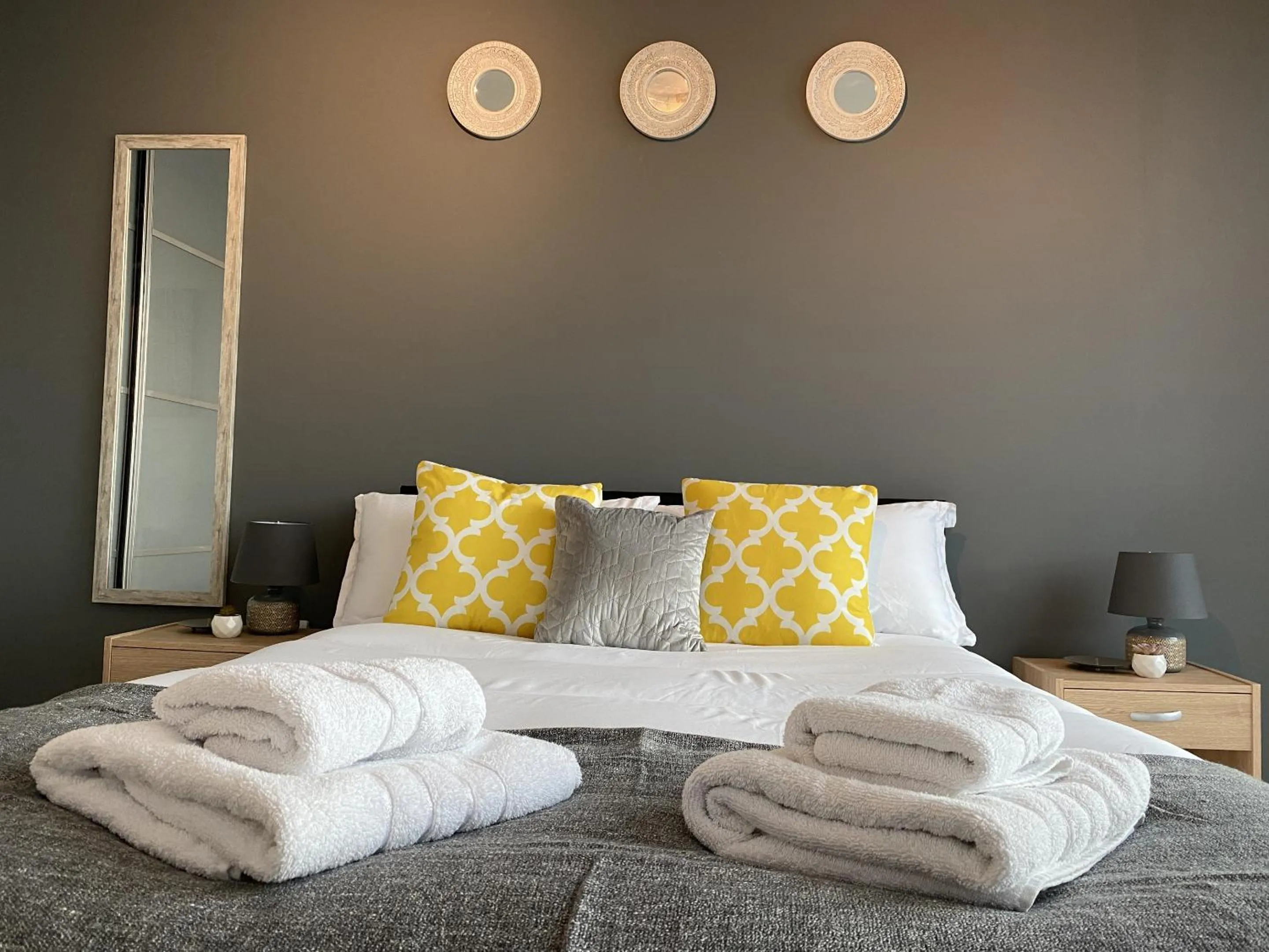 Bedroom, Bed in Tailor That Property - Chelsea House