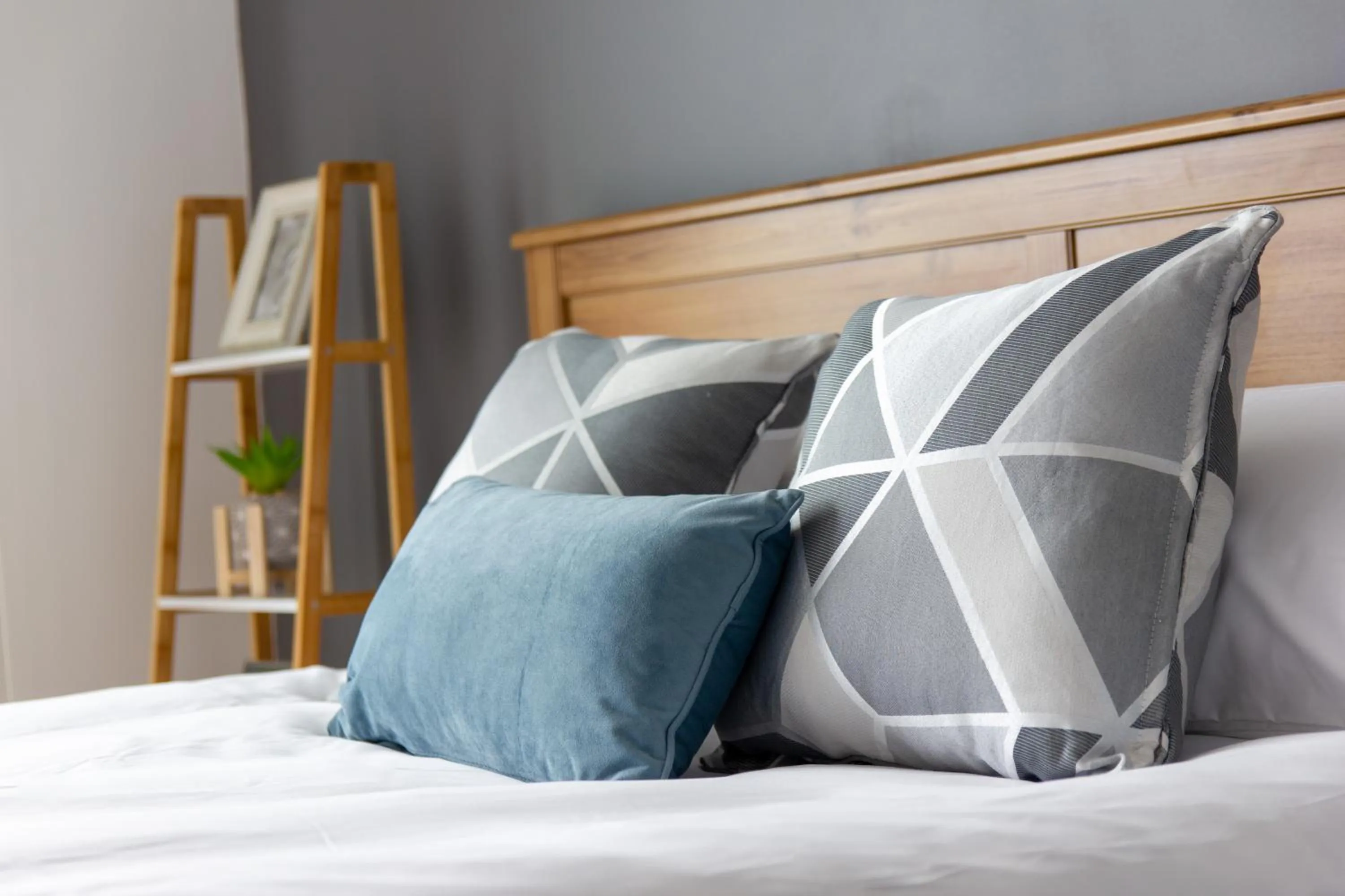 Bedroom, Bed in Tailor That Property - Chelsea House