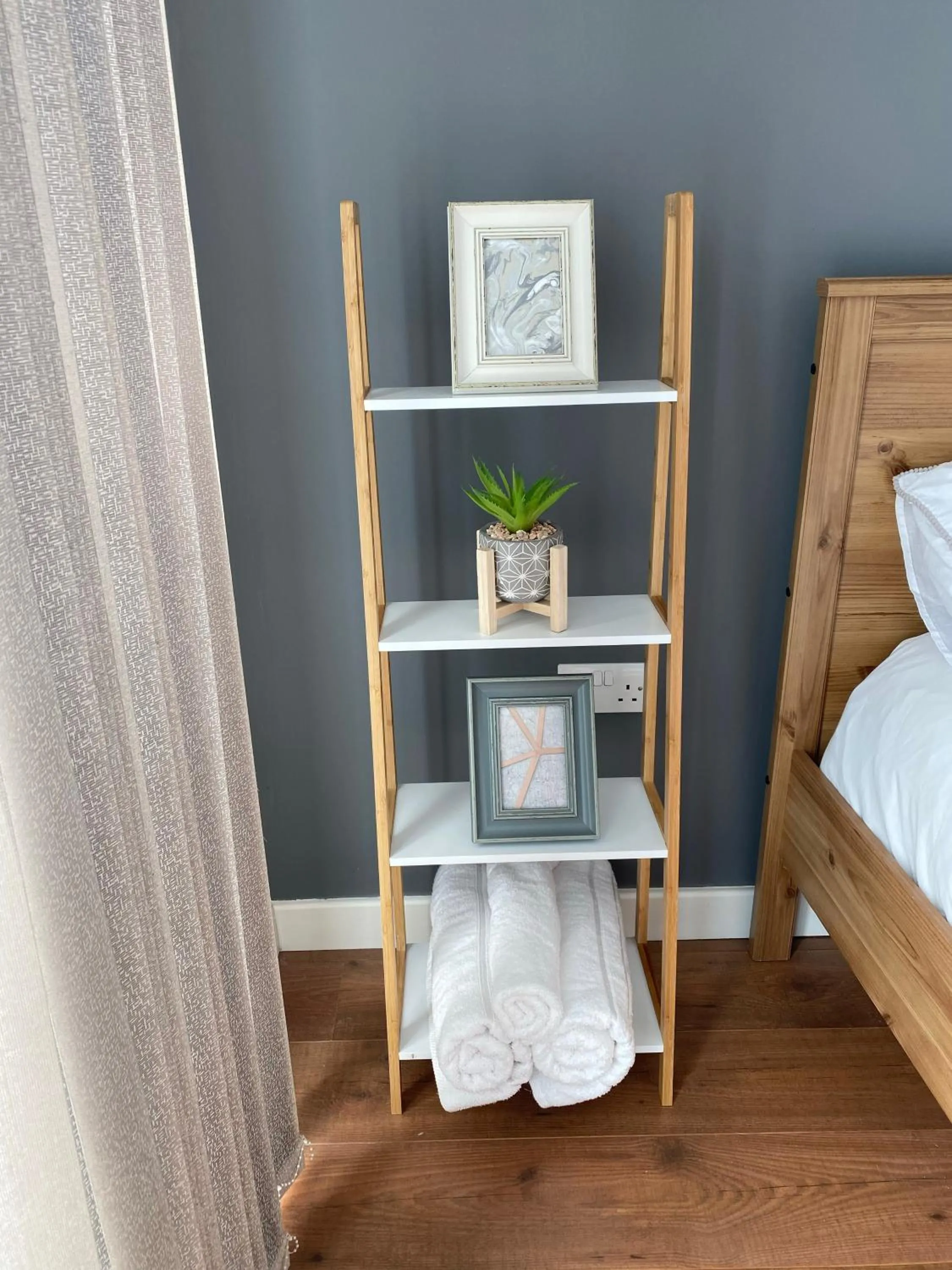 Bedroom, Bed in Tailor That Property - Chelsea House