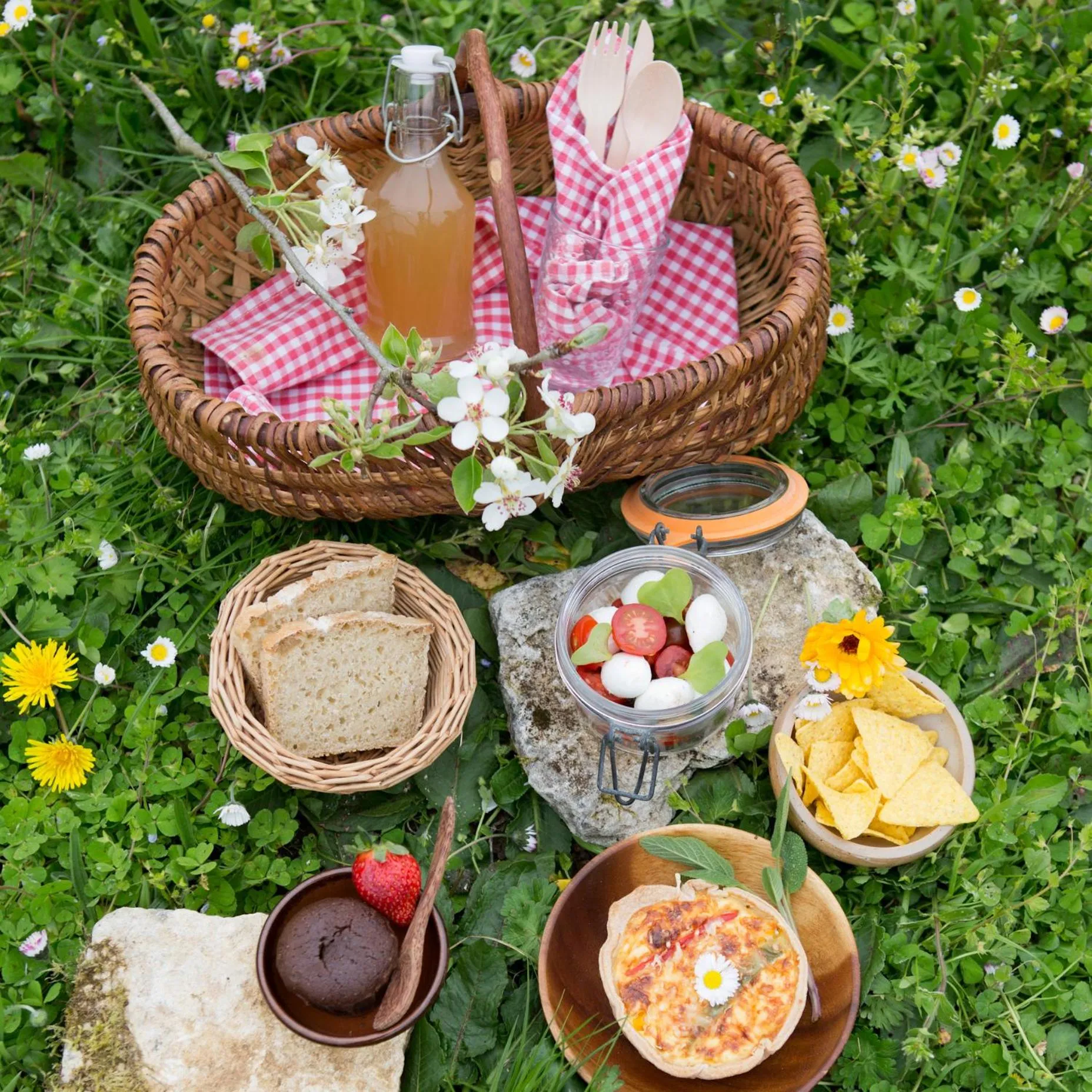 Restaurant/places to eat in Château de Bois Charmant