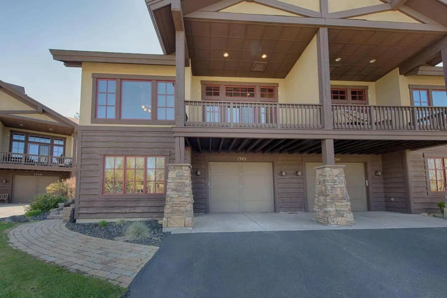 Property building in Greystone on Payette Lake by Casago McCall - Donerightmanagement