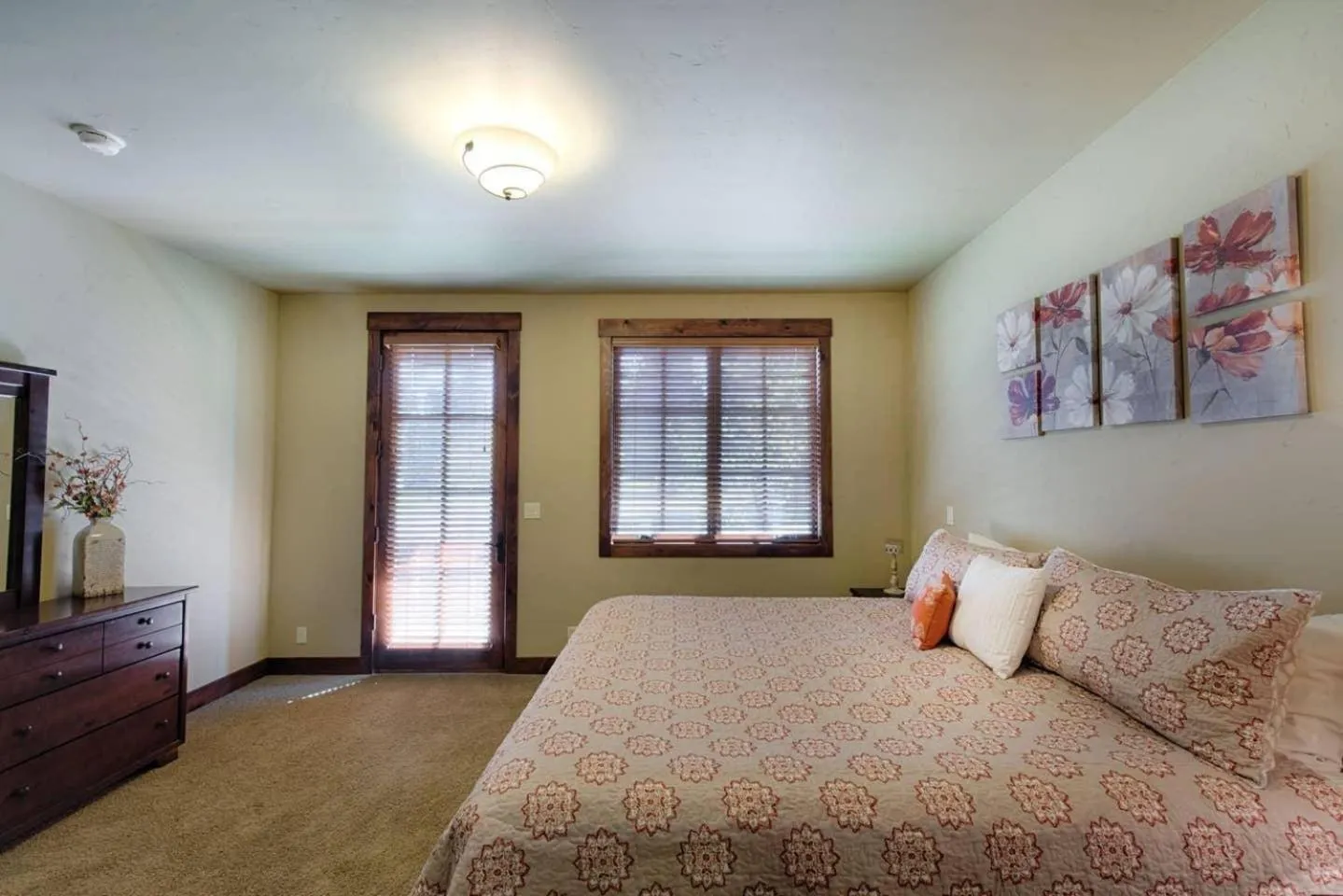 Bedroom, Bed in Greystone on Payette Lake by Casago McCall - Donerightmanagement